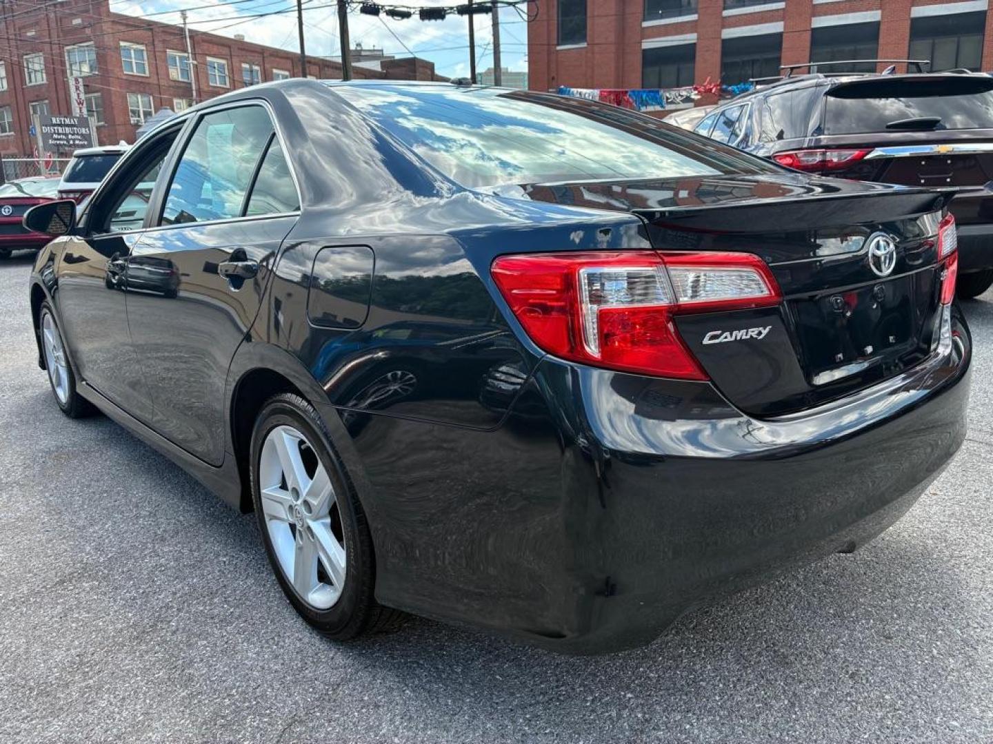 2014 GRAY TOYOTA CAMRY L (4T1BF1FK0EU) with an 2.5L engine, Automatic transmission, located at 117 North Cameron Street, Harrisburg, PA, 17101, (717) 963-8962, 40.267021, -76.875351 - WE FINANCE!!! MOST vehicles are available for financing. Good Credit/ Challenged Credit/ No Credit - ALL Trade-Ins Welcomed!!! APPLY ONLINE or CALL us TODAY Please call us to discuss your cash and/or financing options. Thanks for checking our inventory! We're here to help. - Photo#2
