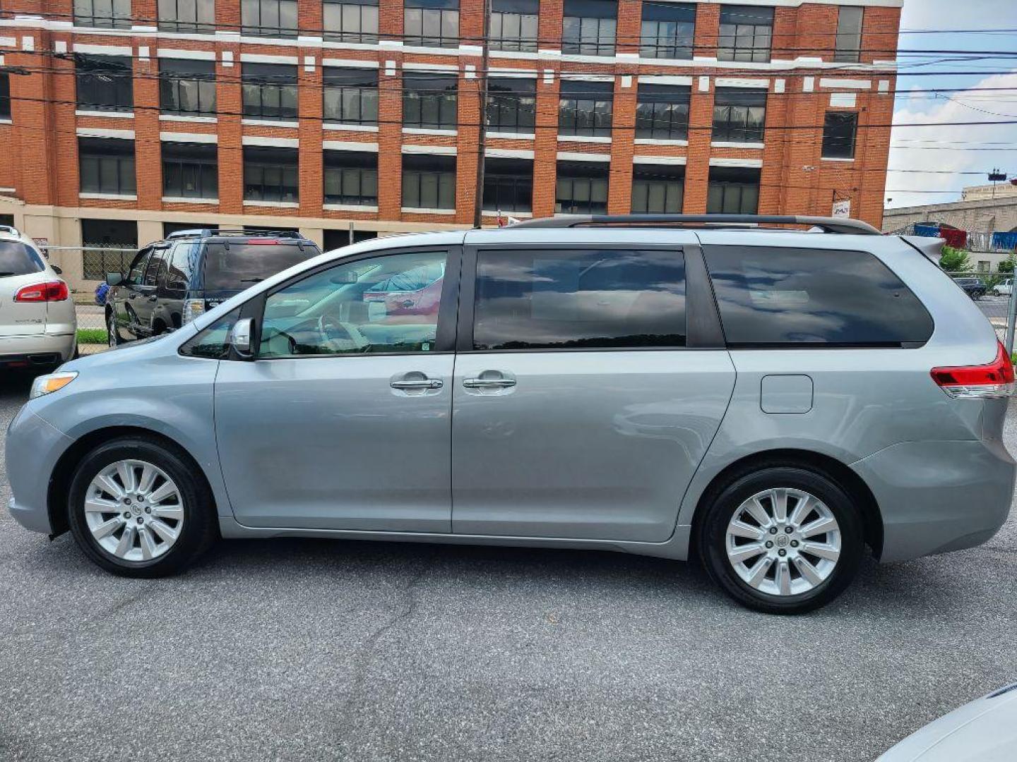 2014 SILVER TOYOTA SIENNA limited (5TDDK3DC7ES) with an 3.5L engine, Automatic transmission, located at 7981 Paxton Street, Harrisburg, PA, 17111, (717) 561-2926, 40.261490, -76.749229 - Photo#1