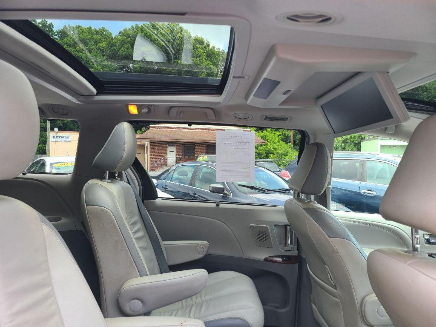2014 SILVER TOYOTA SIENNA limited (5TDDK3DC7ES) with an 3.5L engine, Automatic transmission, located at 7981 Paxton Street, Harrisburg, PA, 17111, (717) 561-2926, 40.261490, -76.749229 - Photo#8