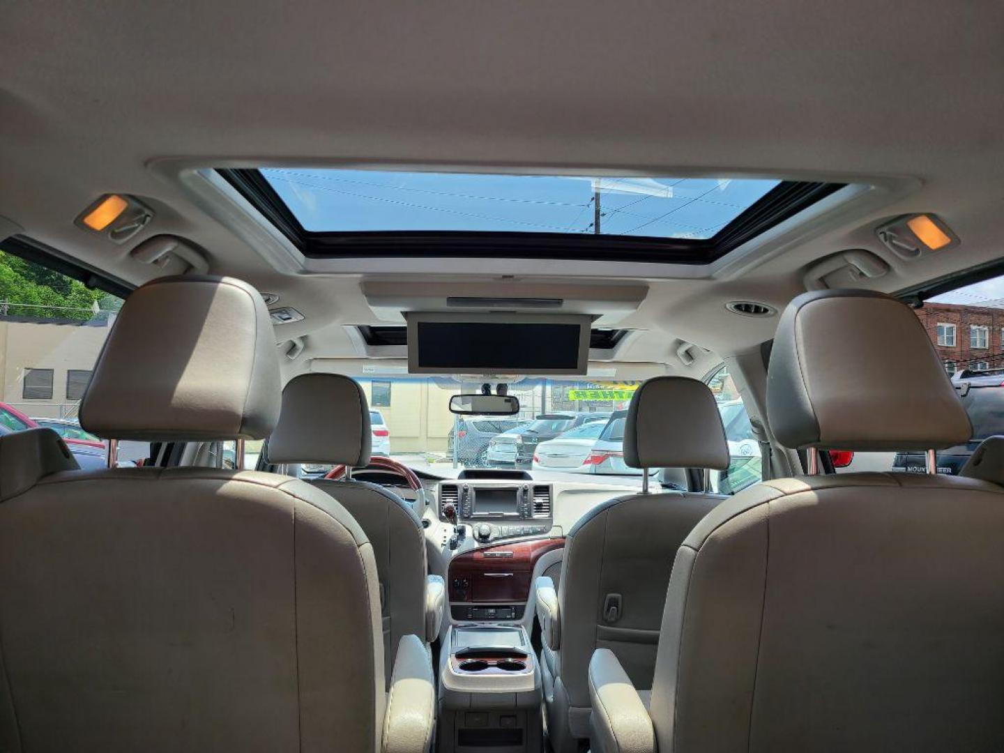 2014 SILVER TOYOTA SIENNA limited (5TDDK3DC7ES) with an 3.5L engine, Automatic transmission, located at 7981 Paxton Street, Harrisburg, PA, 17111, (717) 561-2926, 40.261490, -76.749229 - Photo#13
