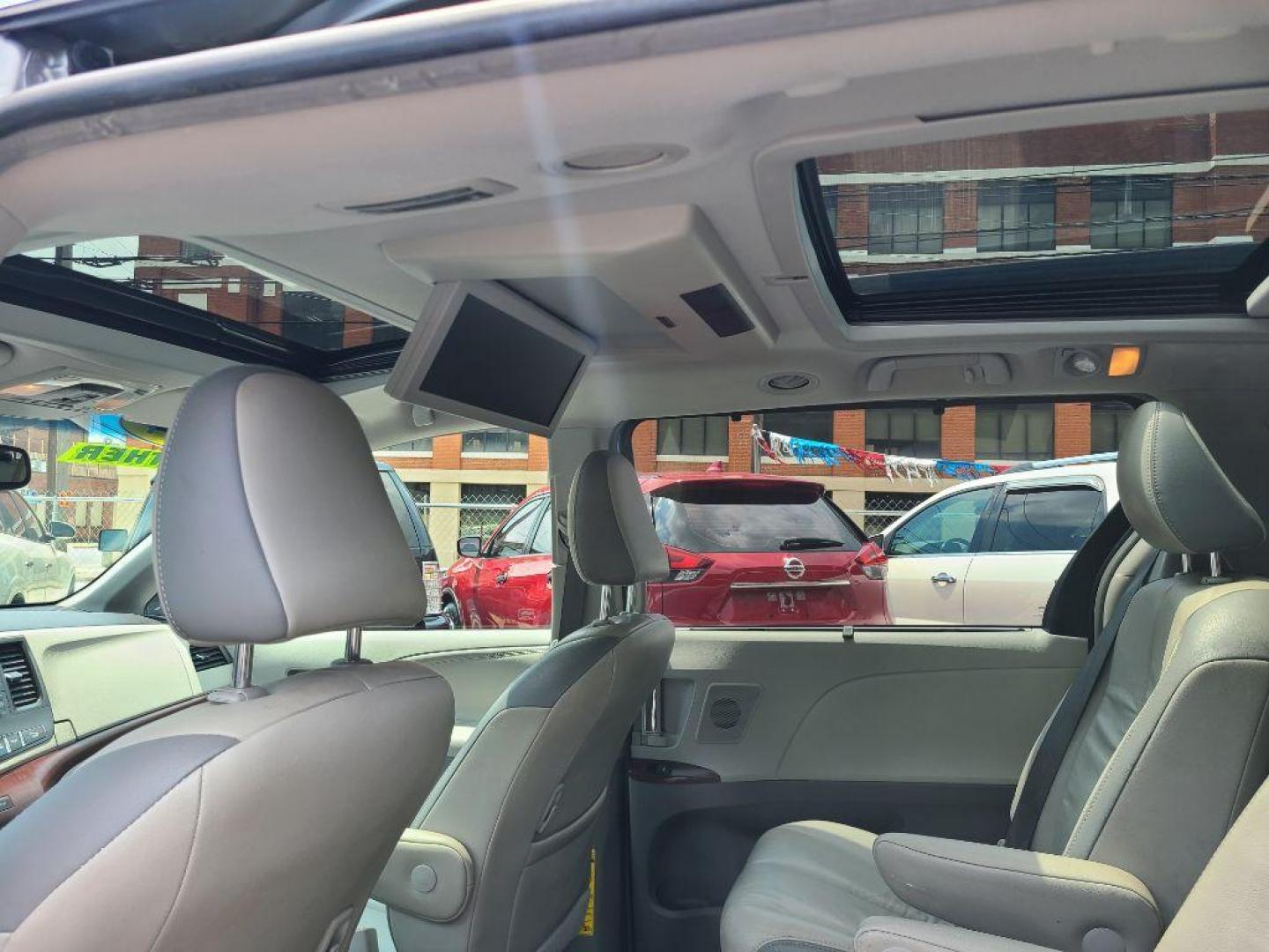2014 SILVER TOYOTA SIENNA limited (5TDDK3DC7ES) with an 3.5L engine, Automatic transmission, located at 7981 Paxton Street, Harrisburg, PA, 17111, (717) 561-2926, 40.261490, -76.749229 - Photo#15