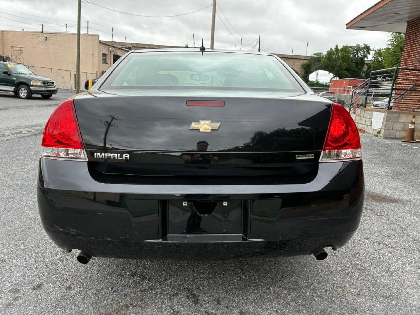 2015 BLACK CHEVROLET IMPALA LIMITED LS (2G1WA5E32F1) with an 3.6L engine, Automatic transmission, located at 117 North Cameron Street, Harrisburg, PA, 17101, (717) 963-8962, 40.267021, -76.875351 - WE FINANCE!!! MOST vehicles are available for financing. Good Credit/ Challenged Credit/ No Credit - ALL Trade-Ins Welcomed!!! APPLY ONLINE or CALL us TODAY Please call us to discuss your cash and/or financing options. Thanks for checking our inventory! We're here to help.- Photo#3