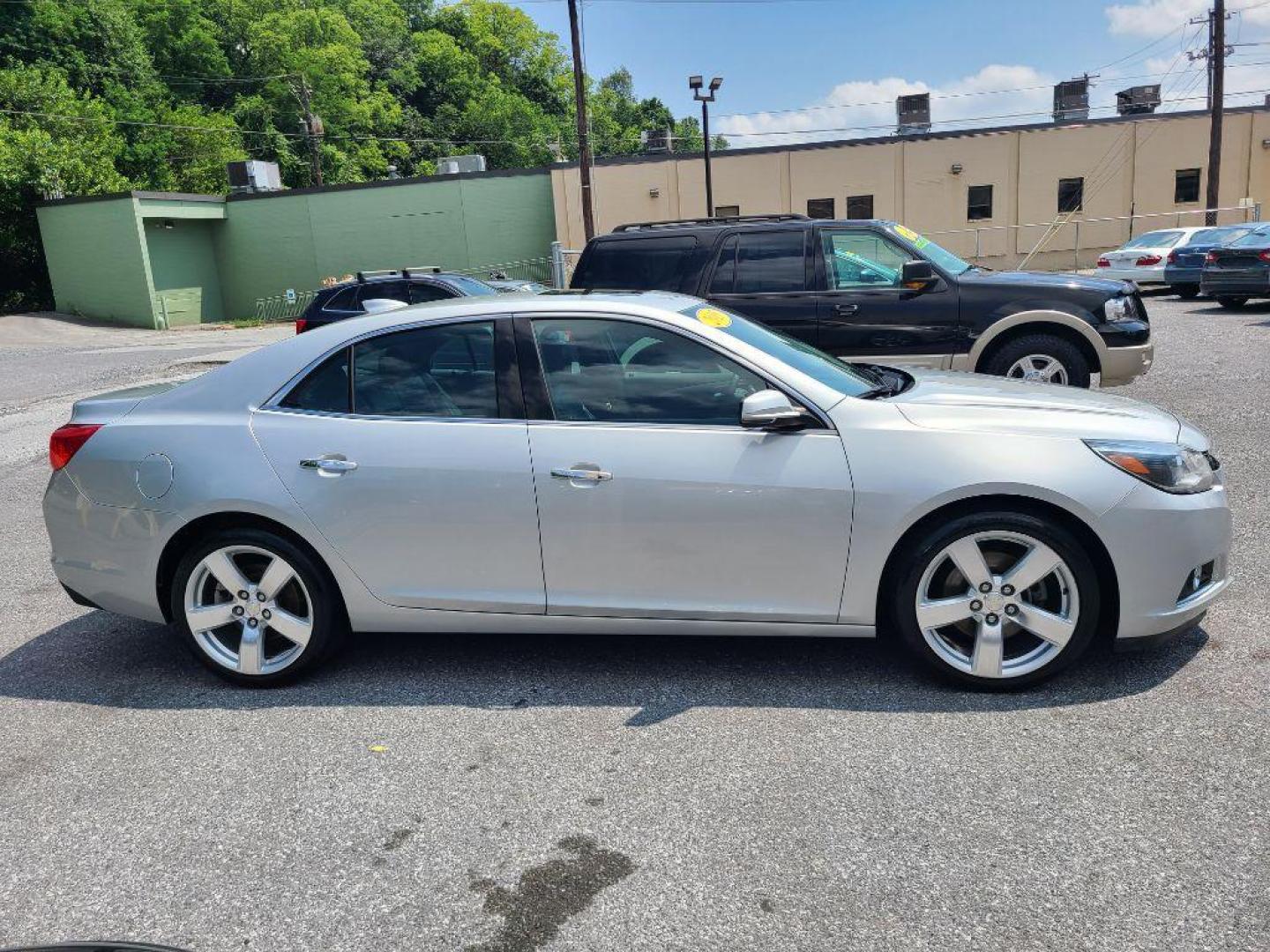 2015 SILVER CHEVROLET MALIBU LTZ (1G11G5SX7FF) with an 2.0L engine, Automatic transmission, located at 117 North Cameron Street, Harrisburg, PA, 17101, (717) 963-8962, 40.267021, -76.875351 - WE FINANCE!!! Good Credit/ Bad Credit/ No Credit - ALL Trade-Ins Welcomed!!! ***Guaranteed Credit Approval*** APPLY ONLINE or CALL us TODAY ;) Internet Prices and Marketplace Prices are SPECIAL discounted ***CASH DEALS*** Retail Prices are higher. Please call us to discuss your cash and finan - Photo#5