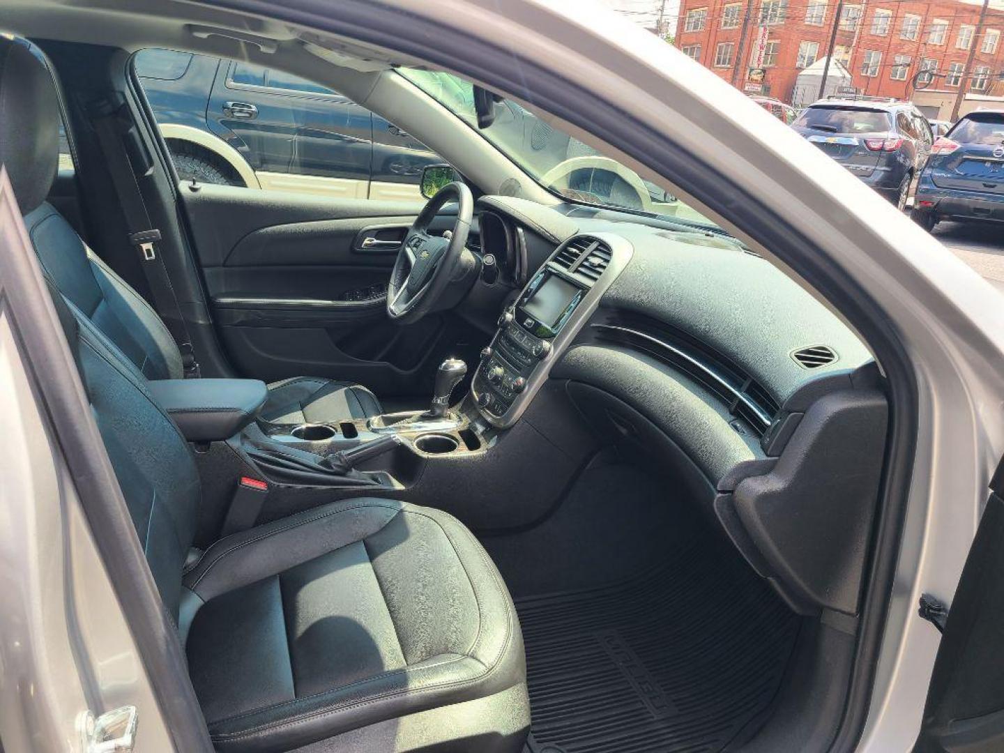 2015 SILVER CHEVROLET MALIBU LTZ (1G11G5SX7FF) with an 2.0L engine, Automatic transmission, located at 117 North Cameron Street, Harrisburg, PA, 17101, (717) 963-8962, 40.267021, -76.875351 - WE FINANCE!!! Good Credit/ Bad Credit/ No Credit - ALL Trade-Ins Welcomed!!! ***Guaranteed Credit Approval*** APPLY ONLINE or CALL us TODAY ;) Internet Prices and Marketplace Prices are SPECIAL discounted ***CASH DEALS*** Retail Prices are higher. Please call us to discuss your cash and finan - Photo#11
