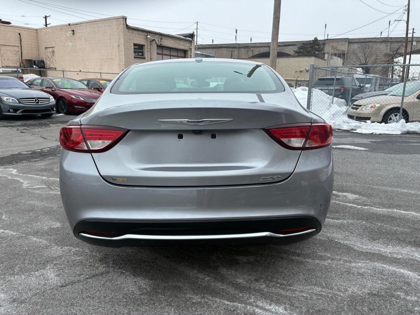 2015 SILVER CHRYSLER 200 LIMITED (1C3CCCAB0FN) with an 2.4L engine, Automatic transmission, located at 117 North Cameron Street, Harrisburg, PA, 17101, (717) 963-8962, 40.267021, -76.875351 - WE FINANCE!!! Good Credit/ Challenged Credit/ No Credit - ALL Trade-Ins Welcomed!!! APPLY ONLINE or CALL us TODAY ;) Please call us to discuss your cash and/or financing options. - Photo#3