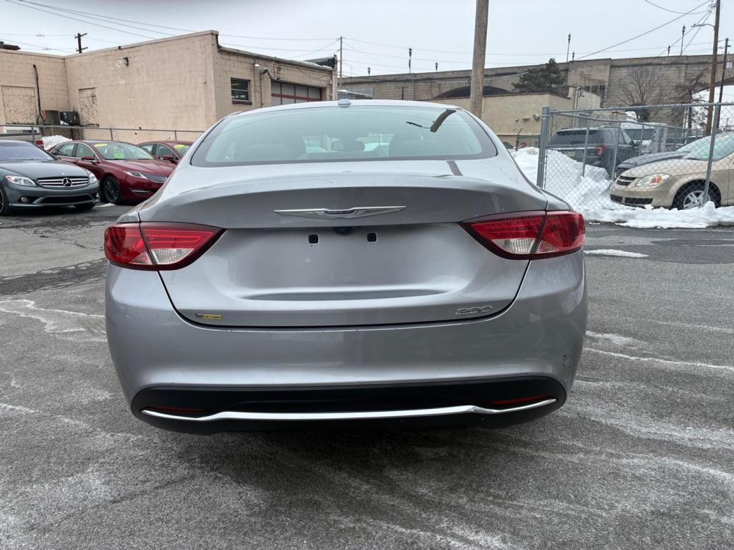 2015 SILVER CHRYSLER 200 LIMITED (1C3CCCAB0FN) with an 2.4L engine, Automatic transmission, located at 117 North Cameron Street, Harrisburg, PA, 17101, (717) 963-8962, 40.267021, -76.875351 - WE FINANCE!!! Good Credit/ Challenged Credit/ No Credit - ALL Trade-Ins Welcomed!!! APPLY ONLINE or CALL us TODAY ;) Please call us to discuss your cash and/or financing options. - Photo#4
