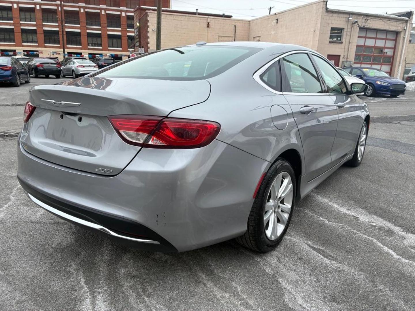 2015 SILVER CHRYSLER 200 LIMITED (1C3CCCAB0FN) with an 2.4L engine, Automatic transmission, located at 117 North Cameron Street, Harrisburg, PA, 17101, (717) 963-8962, 40.267021, -76.875351 - WE FINANCE!!! Good Credit/ Challenged Credit/ No Credit - ALL Trade-Ins Welcomed!!! APPLY ONLINE or CALL us TODAY ;) Please call us to discuss your cash and/or financing options. - Photo#5