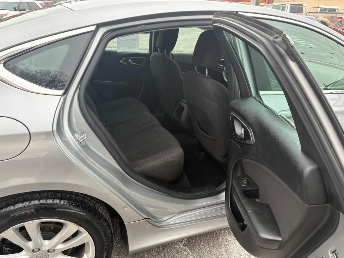 2015 SILVER CHRYSLER 200 LIMITED (1C3CCCAB0FN) with an 2.4L engine, Automatic transmission, located at 117 North Cameron Street, Harrisburg, PA, 17101, (717) 963-8962, 40.267021, -76.875351 - WE FINANCE!!! Good Credit/ Challenged Credit/ No Credit - ALL Trade-Ins Welcomed!!! APPLY ONLINE or CALL us TODAY ;) Please call us to discuss your cash and/or financing options. - Photo#10