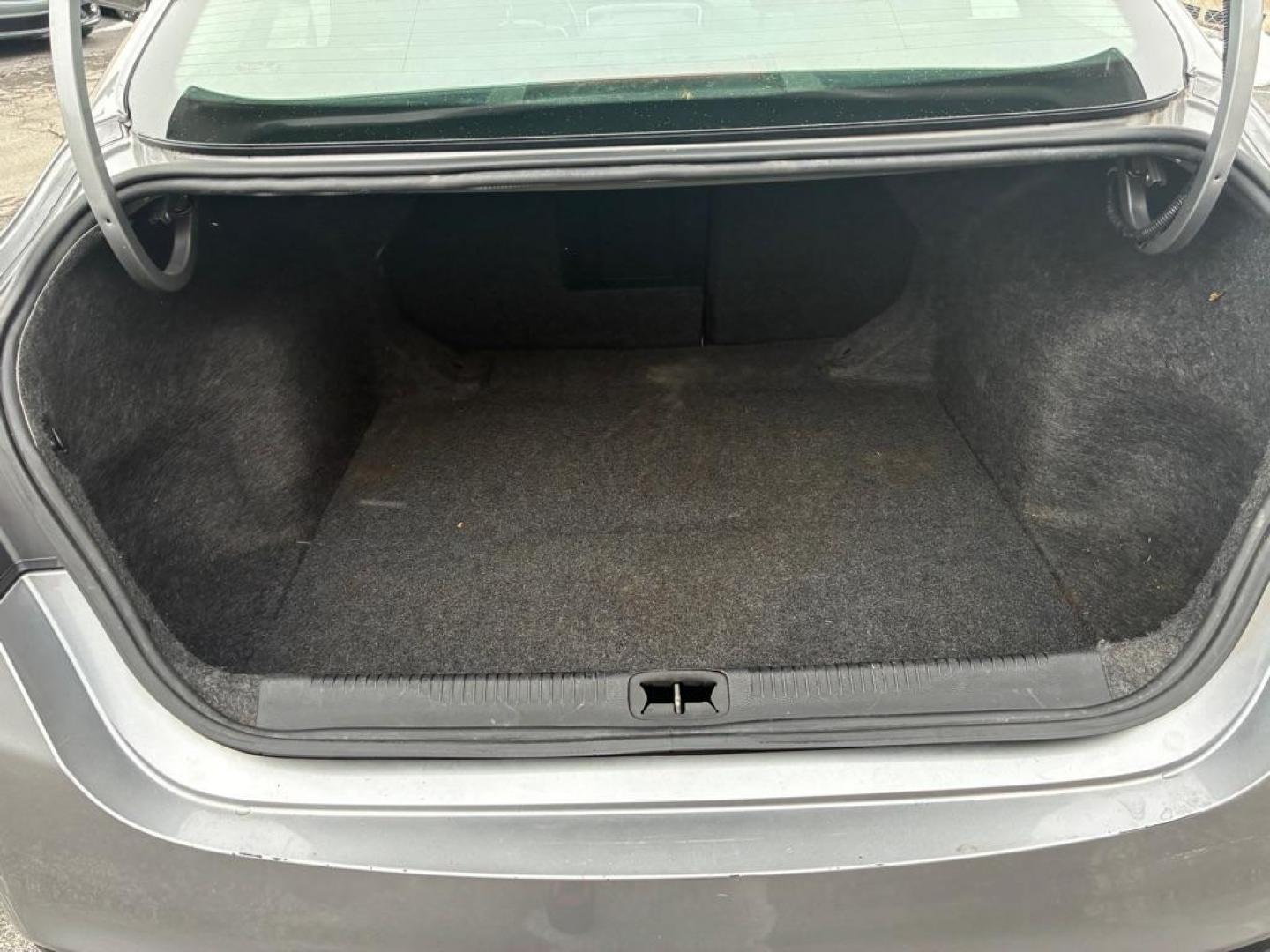 2015 SILVER CHRYSLER 200 LIMITED (1C3CCCAB0FN) with an 2.4L engine, Automatic transmission, located at 117 North Cameron Street, Harrisburg, PA, 17101, (717) 963-8962, 40.267021, -76.875351 - WE FINANCE!!! Good Credit/ Challenged Credit/ No Credit - ALL Trade-Ins Welcomed!!! APPLY ONLINE or CALL us TODAY ;) Please call us to discuss your cash and/or financing options. - Photo#11