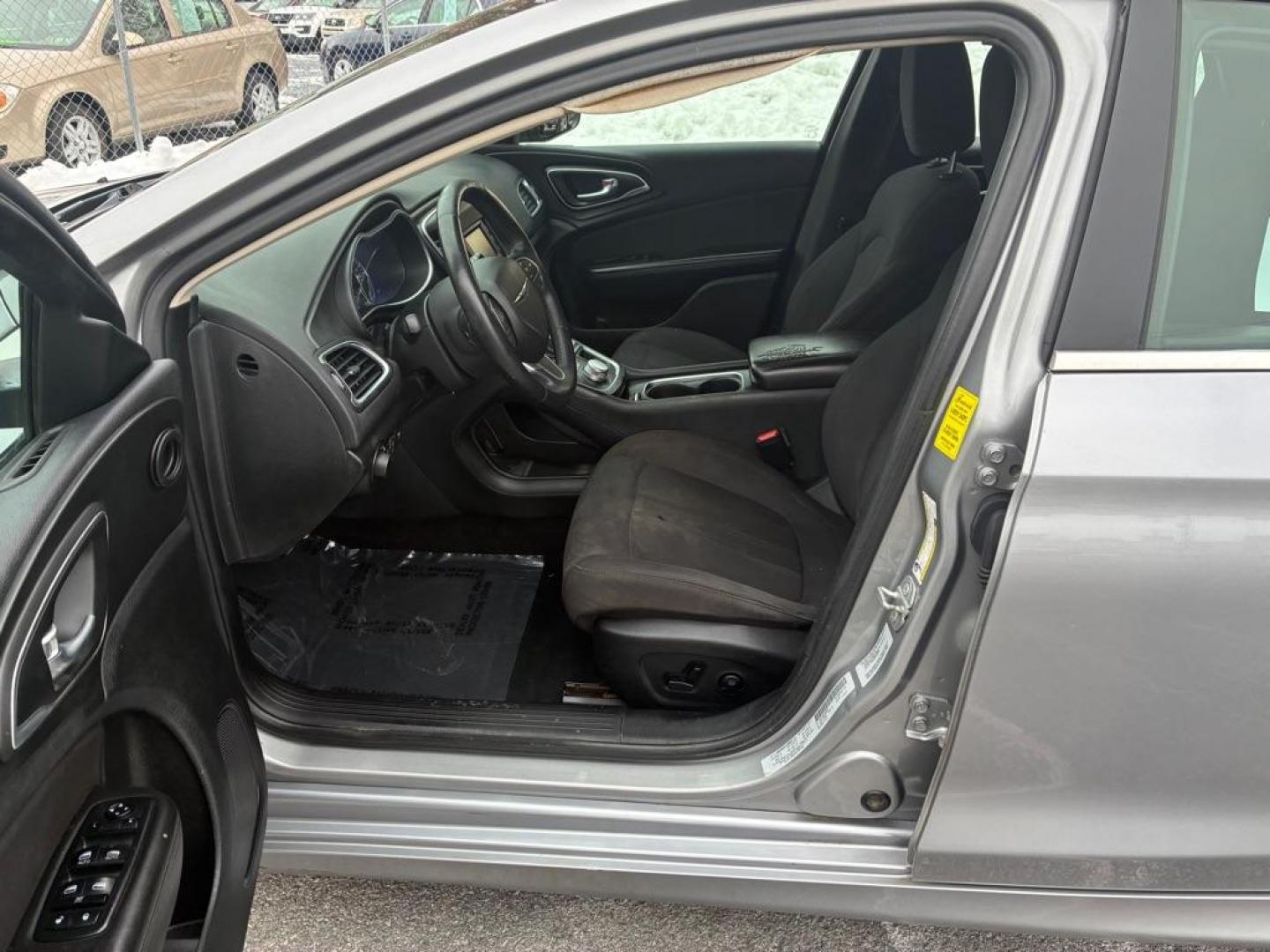 2015 SILVER CHRYSLER 200 LIMITED (1C3CCCAB0FN) with an 2.4L engine, Automatic transmission, located at 117 North Cameron Street, Harrisburg, PA, 17101, (717) 963-8962, 40.267021, -76.875351 - WE FINANCE!!! Good Credit/ Challenged Credit/ No Credit - ALL Trade-Ins Welcomed!!! APPLY ONLINE or CALL us TODAY ;) Please call us to discuss your cash and/or financing options. - Photo#14