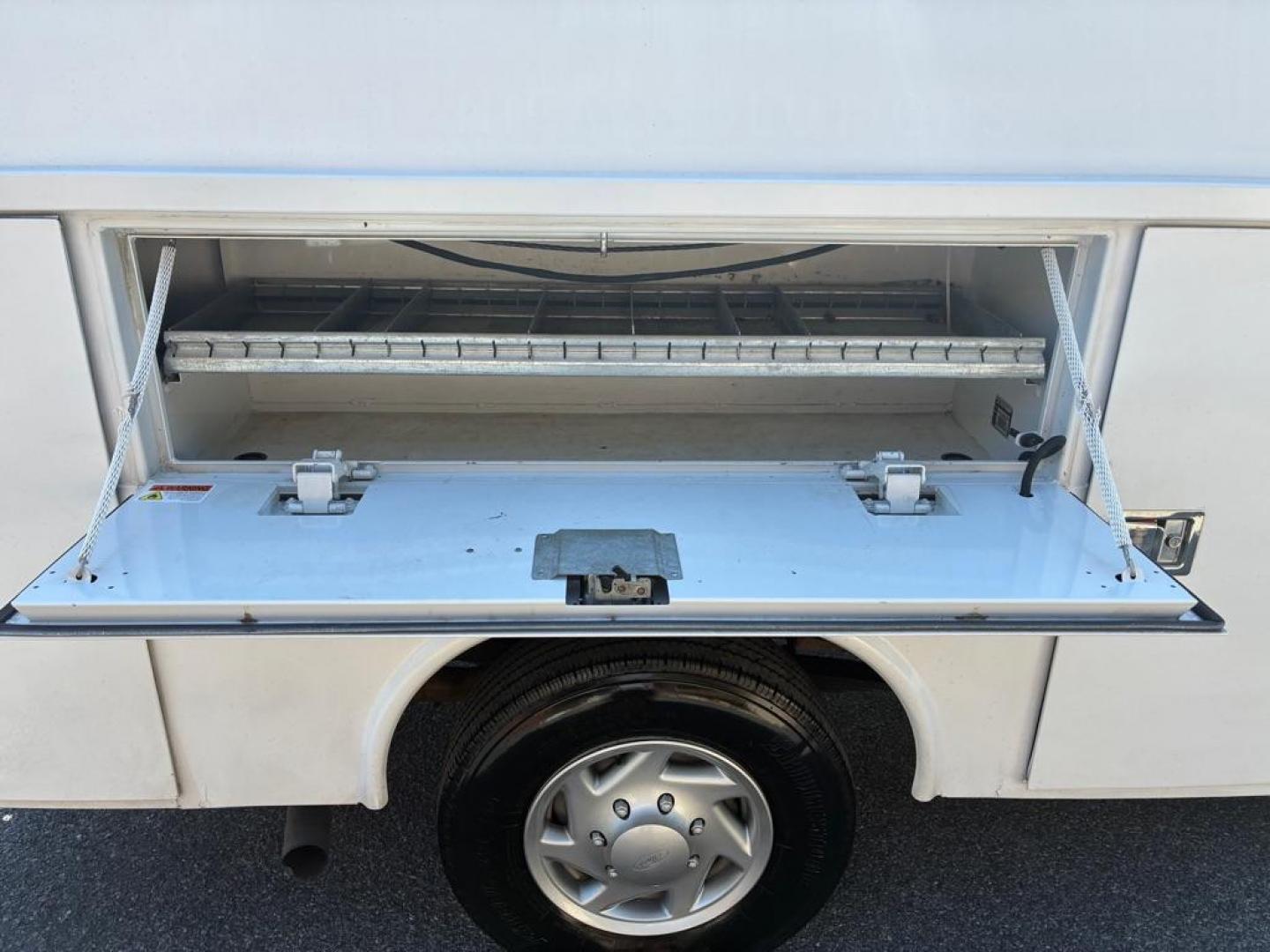 2015 WHITE FORD ECONOLINE E350 SUPER DUTY CUTAWAY VAN (1FDWE3FL6FD) with an 5.4L engine, Automatic transmission, located at 117 North Cameron Street, Harrisburg, PA, 17101, (717) 963-8962, 40.267021, -76.875351 - Utility box. WE FINANCE!!! MOST vehicles are available for financing. Good Credit/ Challenged Credit/ No Credit - ALL Trade-Ins Welcomed!!! APPLY ONLINE or CALL us TODAY Please call us to discuss your cash and/or financing options. Thanks for checking our inventory! We're here to he - Photo#11
