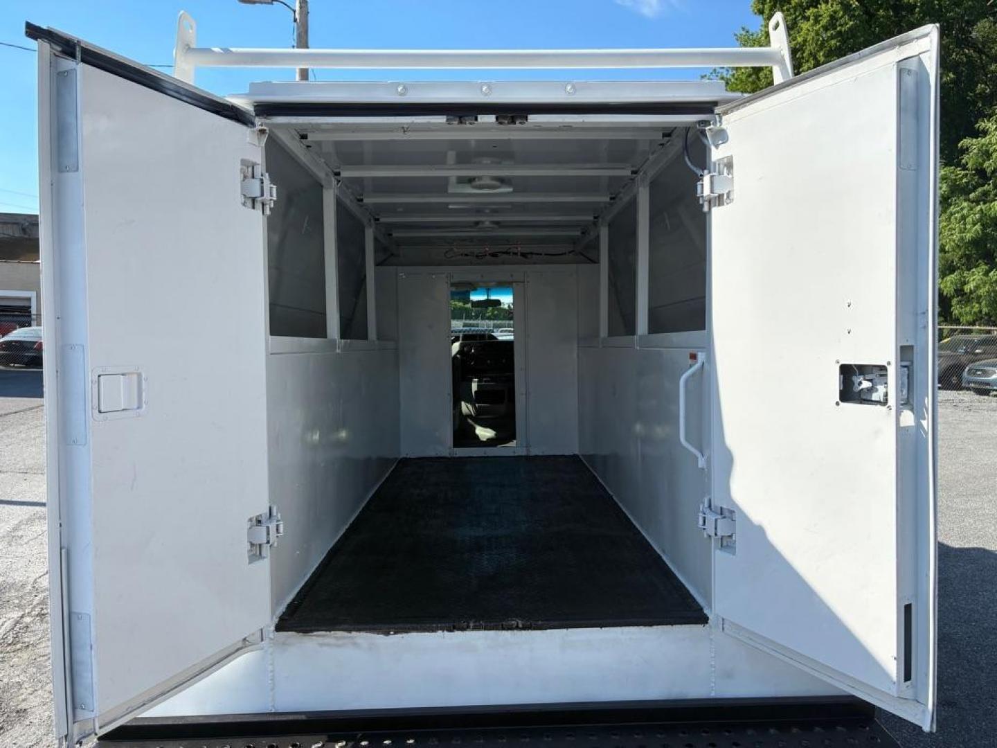 2015 WHITE FORD ECONOLINE E350 SUPER DUTY CUTAWAY VAN (1FDWE3FL6FD) with an 5.4L engine, Automatic transmission, located at 117 North Cameron Street, Harrisburg, PA, 17101, (717) 963-8962, 40.267021, -76.875351 - Utility box. WE FINANCE!!! MOST vehicles are available for financing. Good Credit/ Challenged Credit/ No Credit - ALL Trade-Ins Welcomed!!! APPLY ONLINE or CALL us TODAY Please call us to discuss your cash and/or financing options. Thanks for checking our inventory! We're here to he - Photo#12