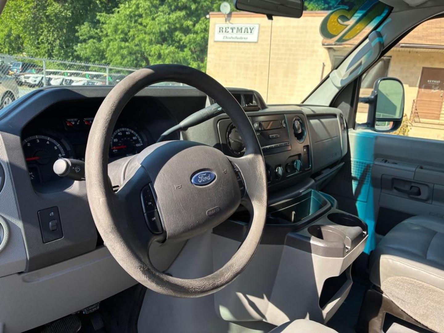 2015 WHITE FORD ECONOLINE E350 SUPER DUTY CUTAWAY VAN (1FDWE3FL6FD) with an 5.4L engine, Automatic transmission, located at 117 North Cameron Street, Harrisburg, PA, 17101, (717) 963-8962, 40.267021, -76.875351 - Utility box. WE FINANCE!!! MOST vehicles are available for financing. Good Credit/ Challenged Credit/ No Credit - ALL Trade-Ins Welcomed!!! APPLY ONLINE or CALL us TODAY Please call us to discuss your cash and/or financing options. Thanks for checking our inventory! We're here to he - Photo#17