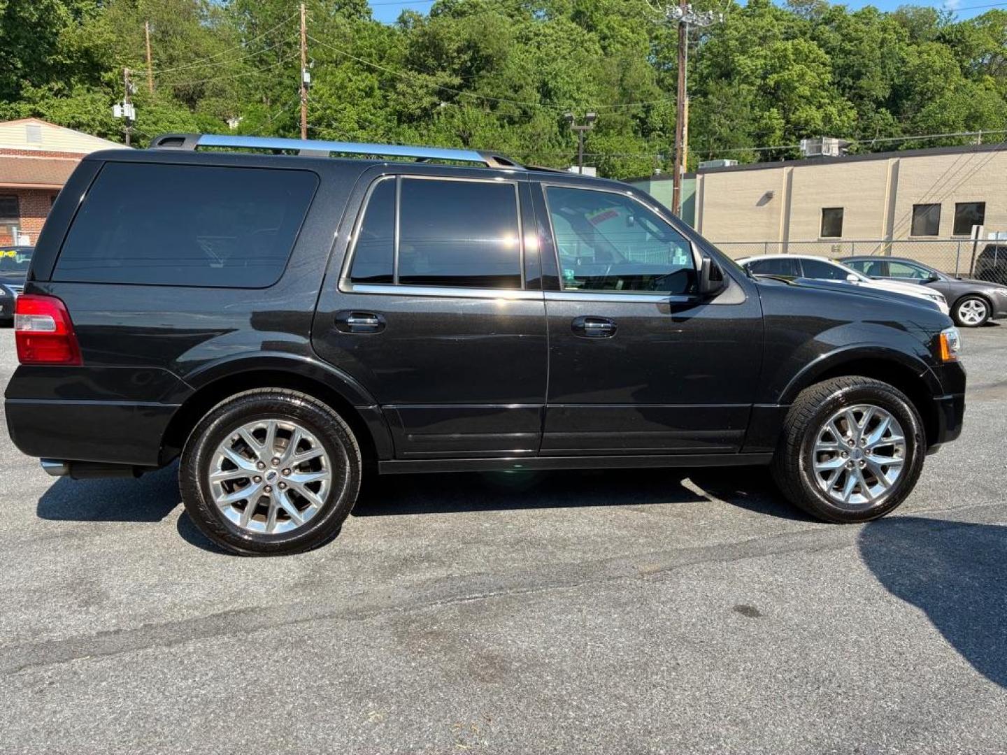 2015 BLACK FORD EXPEDITION LIMITED (1FMJU2AT7FE) with an 3.5L engine, Automatic transmission, located at 117 North Cameron Street, Harrisburg, PA, 17101, (717) 963-8962, 40.267021, -76.875351 - WE FINANCE!!! MOST vehicles are available for financing. Good Credit/ Challenged Credit/ No Credit - ALL Trade-Ins Welcomed!!! APPLY ONLINE or CALL us TODAY Please call us to discuss your cash and/or financing options. Thanks for checking our inventory! We're here to help. - Photo#5