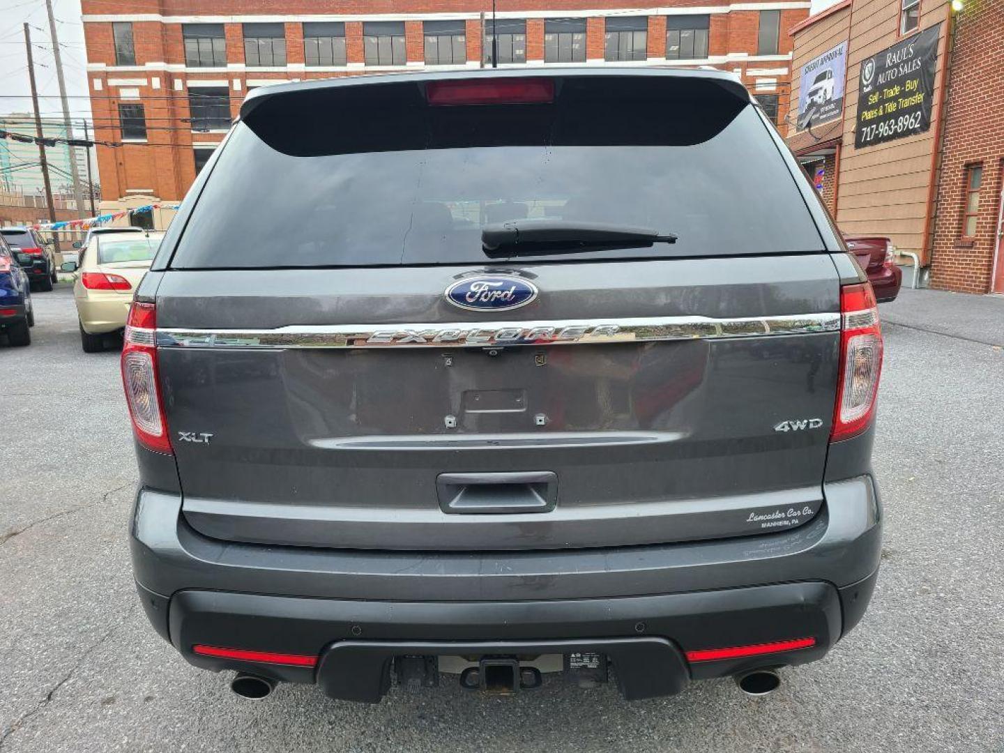 2015 GRAY FORD EXPLORER XLT (1FM5K8D89FG) with an 3.5L engine, Automatic transmission, located at 117 North Cameron Street, Harrisburg, PA, 17101, (717) 963-8962, 40.267021, -76.875351 - WE FINANCE!!! Good Credit/ Bad Credit/ No Credit - ALL Trade-Ins Welcomed!!! ***Guaranteed Credit Approval*** APPLY ONLINE or CALL us TODAY ;) Internet Prices and Marketplace Prices are SPECIAL discounted ***CASH DEALS*** Retail Prices are higher. Please call us to discuss your cash and finan - Photo#5
