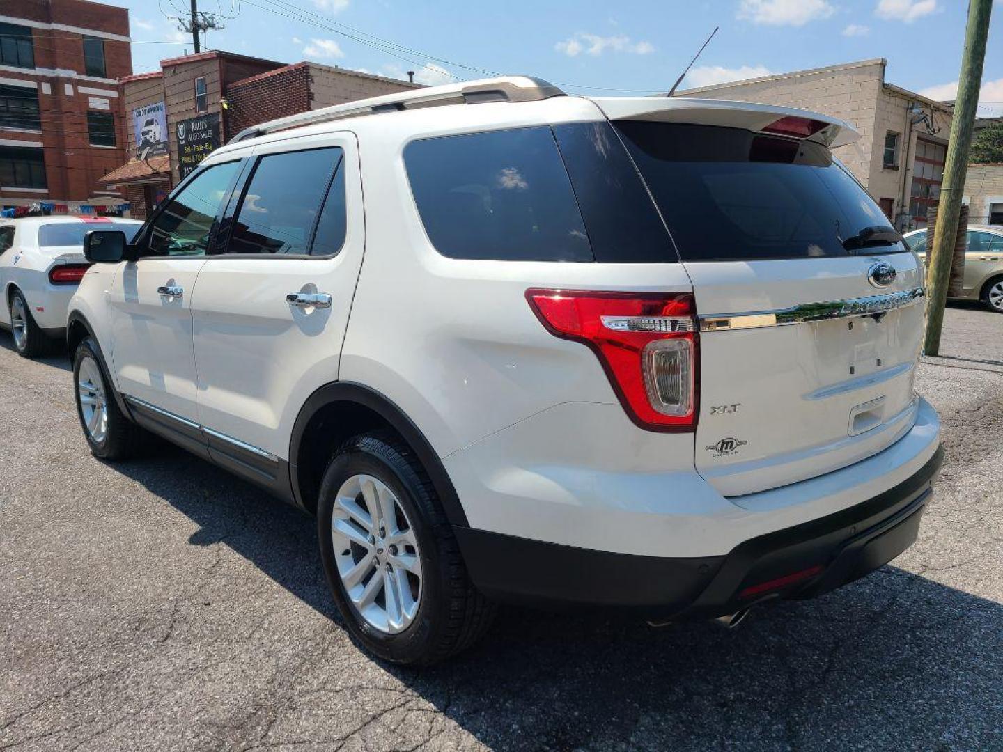 2015 WHITE FORD EXPLORER XLT (1FM5K8D82FG) with an 3.5L engine, Automatic transmission, located at 117 North Cameron Street, Harrisburg, PA, 17101, (717) 963-8962, 40.267021, -76.875351 - WE FINANCE!!! Good Credit/ Bad Credit/ No Credit - ALL Trade-Ins Welcomed!!! ***Guaranteed Credit Approval*** APPLY ONLINE or CALL us TODAY ;) Internet Prices and Marketplace Prices are SPECIAL discounted ***CASH DEALS*** Retail Prices are higher. Please call us to discuss your cash and finan - Photo#2