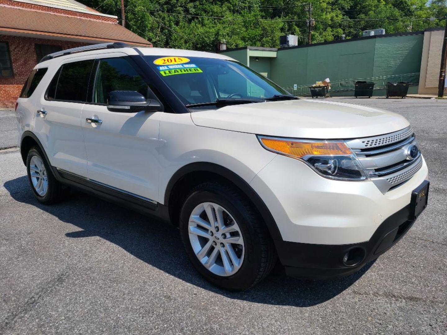 2015 WHITE FORD EXPLORER XLT (1FM5K8D82FG) with an 3.5L engine, Automatic transmission, located at 117 North Cameron Street, Harrisburg, PA, 17101, (717) 963-8962, 40.267021, -76.875351 - WE FINANCE!!! Good Credit/ Bad Credit/ No Credit - ALL Trade-Ins Welcomed!!! ***Guaranteed Credit Approval*** APPLY ONLINE or CALL us TODAY ;) Internet Prices and Marketplace Prices are SPECIAL discounted ***CASH DEALS*** Retail Prices are higher. Please call us to discuss your cash and finan - Photo#6