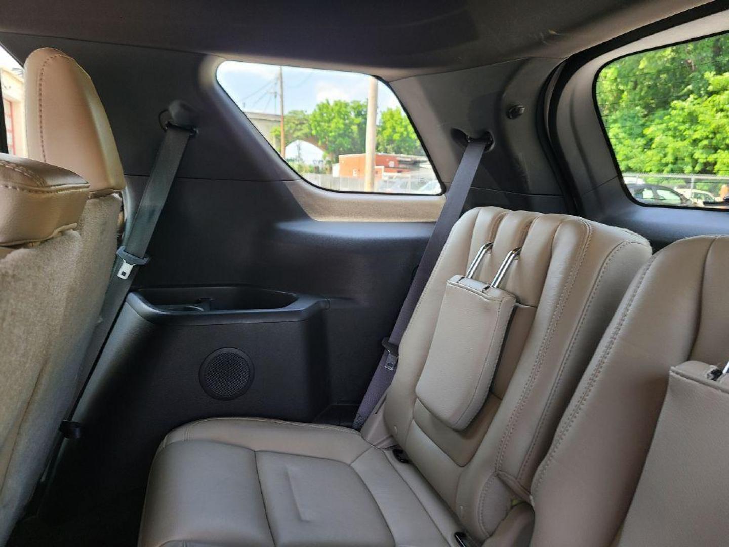 2015 WHITE FORD EXPLORER XLT (1FM5K8D82FG) with an 3.5L engine, Automatic transmission, located at 117 North Cameron Street, Harrisburg, PA, 17101, (717) 963-8962, 40.267021, -76.875351 - WE FINANCE!!! Good Credit/ Bad Credit/ No Credit - ALL Trade-Ins Welcomed!!! ***Guaranteed Credit Approval*** APPLY ONLINE or CALL us TODAY ;) Internet Prices and Marketplace Prices are SPECIAL discounted ***CASH DEALS*** Retail Prices are higher. Please call us to discuss your cash and finan - Photo#12