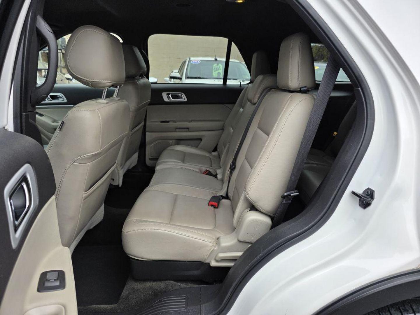 2015 WHITE FORD EXPLORER XLT (1FM5K8D89FG) with an 3.5L engine, Automatic transmission, located at 117 North Cameron Street, Harrisburg, PA, 17101, (717) 963-8962, 40.267021, -76.875351 - WE FINANCE!!! Good Credit/ Bad Credit/ No Credit - ALL Trade-Ins Welcomed!!! ***Guaranteed Credit Approval*** APPLY ONLINE or CALL us TODAY ;) Please call us to discuss your cash and financing options. - Photo#16