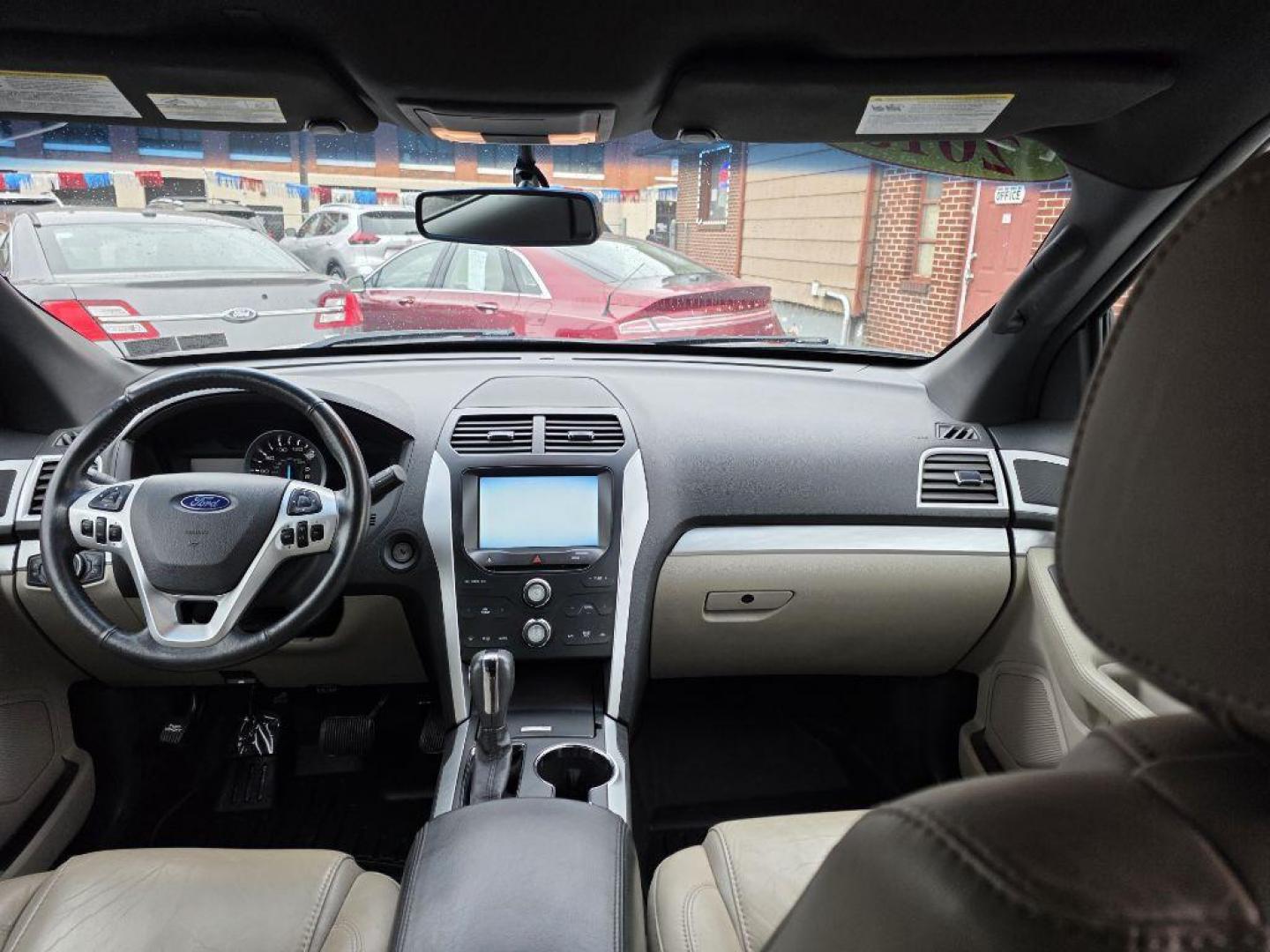 2015 WHITE FORD EXPLORER XLT (1FM5K8D89FG) with an 3.5L engine, Automatic transmission, located at 117 North Cameron Street, Harrisburg, PA, 17101, (717) 963-8962, 40.267021, -76.875351 - WE FINANCE!!! Good Credit/ Bad Credit/ No Credit - ALL Trade-Ins Welcomed!!! ***Guaranteed Credit Approval*** APPLY ONLINE or CALL us TODAY ;) Please call us to discuss your cash and financing options. - Photo#18