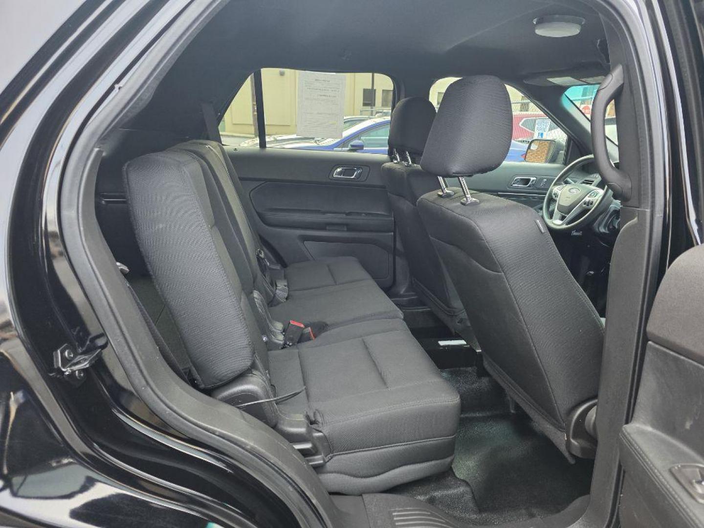 2015 BLACK FORD EXPLORER POLICE INTERCEPTOR (1FM5K8AR4FG) with an 3.7L engine, Automatic transmission, located at 117 North Cameron Street, Harrisburg, PA, 17101, (717) 963-8962, 40.267021, -76.875351 - WE FINANCE!!! Good Credit/ Bad Credit/ No Credit - ALL Trade-Ins Welcomed!!! ***Guaranteed Credit Approval*** APPLY ONLINE or CALL us TODAY ;) Please call us to discuss your cash and financing options. - Photo#9