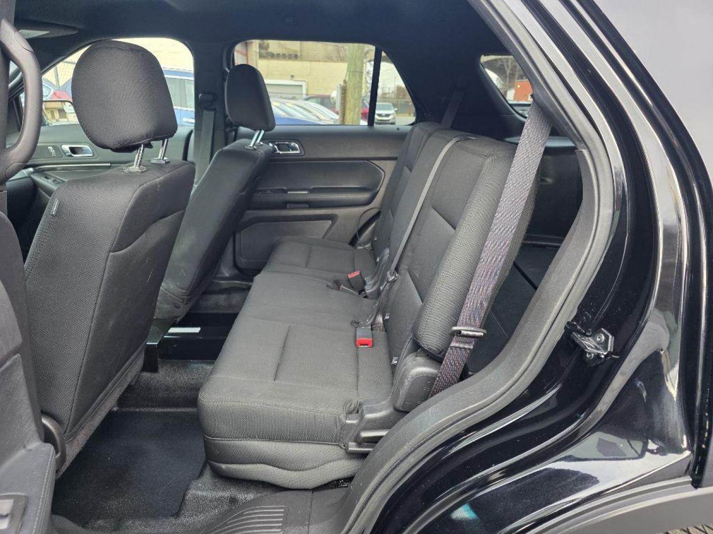 2015 BLACK FORD EXPLORER POLICE INTERCEPTOR (1FM5K8AR4FG) with an 3.7L engine, Automatic transmission, located at 117 North Cameron Street, Harrisburg, PA, 17101, (717) 963-8962, 40.267021, -76.875351 - WE FINANCE!!! Good Credit/ Bad Credit/ No Credit - ALL Trade-Ins Welcomed!!! ***Guaranteed Credit Approval*** APPLY ONLINE or CALL us TODAY ;) Please call us to discuss your cash and financing options. - Photo#11