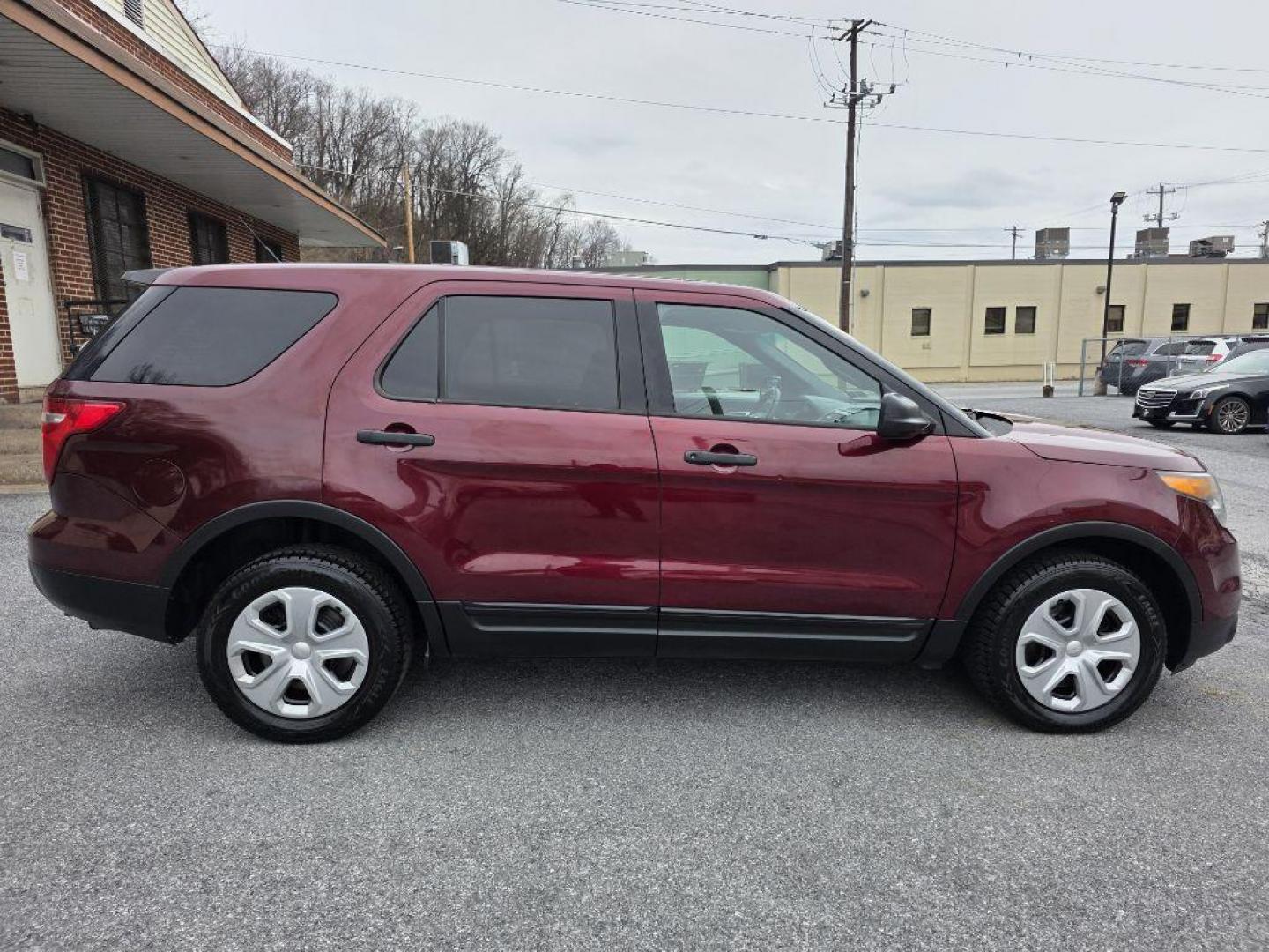2015 BURG FORD EXPLORER POLICE INTERCEPTOR (1FM5K8AR9FG) with an 3.7L engine, Automatic transmission, located at 117 North Cameron Street, Harrisburg, PA, 17101, (717) 963-8962, 40.267021, -76.875351 - WE FINANCE!!! Good Credit/ Challenged Credit/ No Credit - ALL Trade-Ins Welcomed!!! APPLY ONLINE or CALL us TODAY ;) Please call us to discuss your cash and/or financing options. - Photo#5