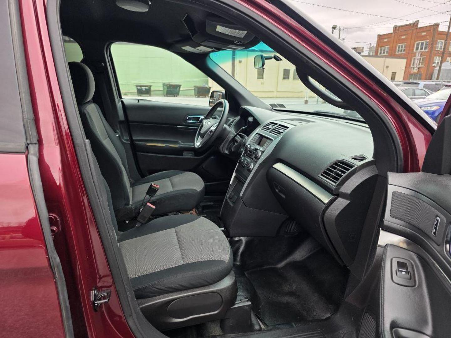 2015 BURG FORD EXPLORER POLICE INTERCEPTOR (1FM5K8AR9FG) with an 3.7L engine, Automatic transmission, located at 117 North Cameron Street, Harrisburg, PA, 17101, (717) 963-8962, 40.267021, -76.875351 - WE FINANCE!!! Good Credit/ Challenged Credit/ No Credit - ALL Trade-Ins Welcomed!!! APPLY ONLINE or CALL us TODAY ;) Please call us to discuss your cash and/or financing options. - Photo#8