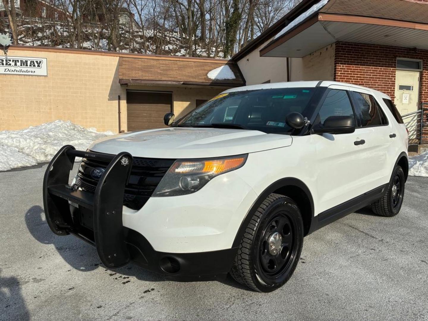2015 WHITE FORD EXPLORER POLICE INTERCEPTOR (1FM5K8AR9FG) with an 3.7L engine, Automatic transmission, located at 117 North Cameron Street, Harrisburg, PA, 17101, (717) 963-8962, 40.267021, -76.875351 - WE FINANCE!!! Good Credit/ Challenged Credit/ No Credit - ALL Trade-Ins Welcomed!!! APPLY ONLINE or CALL us TODAY ;) Please call us to discuss your cash and/or financing options. - Photo#0