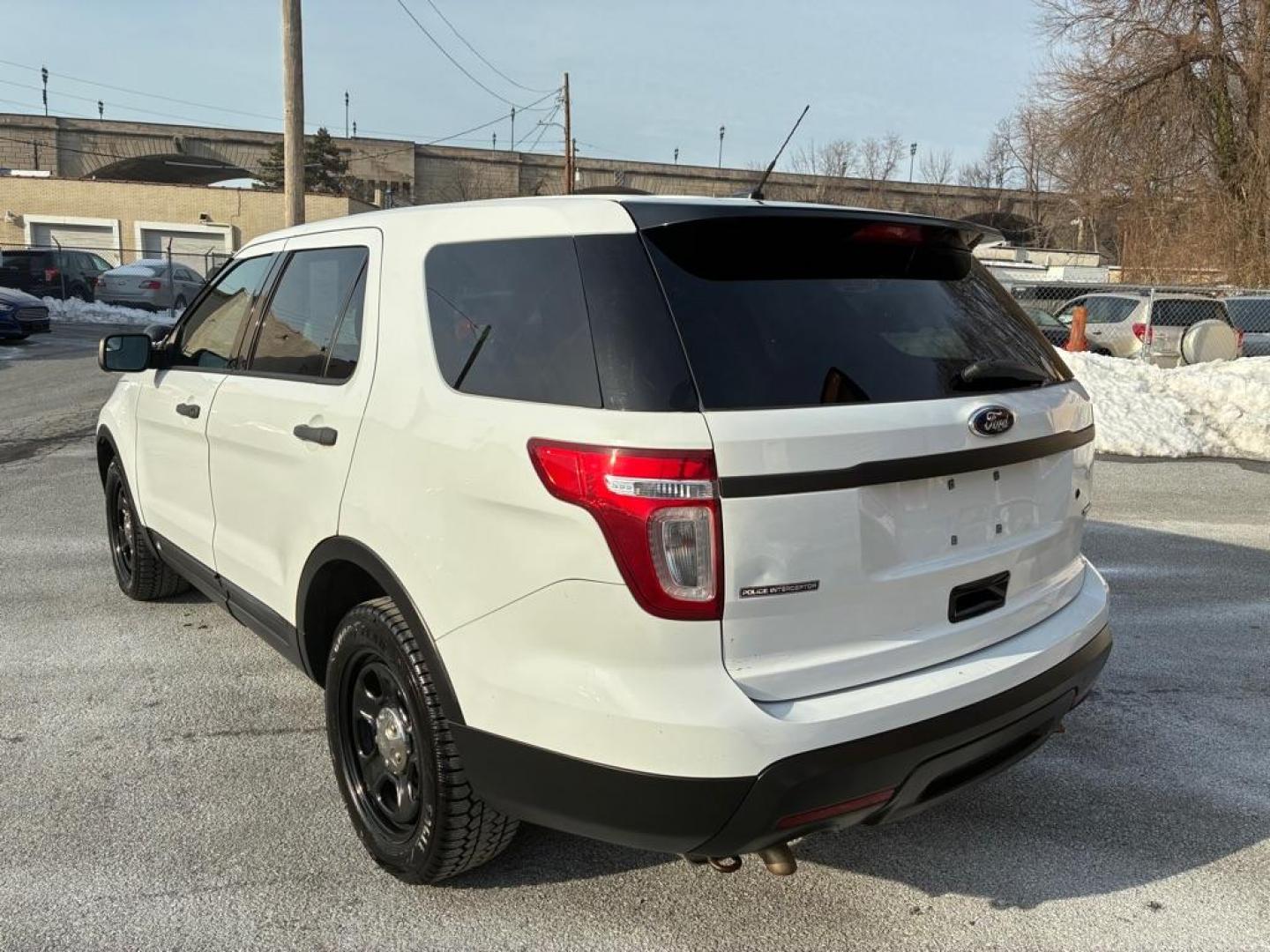 2015 WHITE FORD EXPLORER POLICE INTERCEPTOR (1FM5K8AR9FG) with an 3.7L engine, Automatic transmission, located at 117 North Cameron Street, Harrisburg, PA, 17101, (717) 963-8962, 40.267021, -76.875351 - WE FINANCE!!! Good Credit/ Challenged Credit/ No Credit - ALL Trade-Ins Welcomed!!! APPLY ONLINE or CALL us TODAY ;) Please call us to discuss your cash and/or financing options. - Photo#2