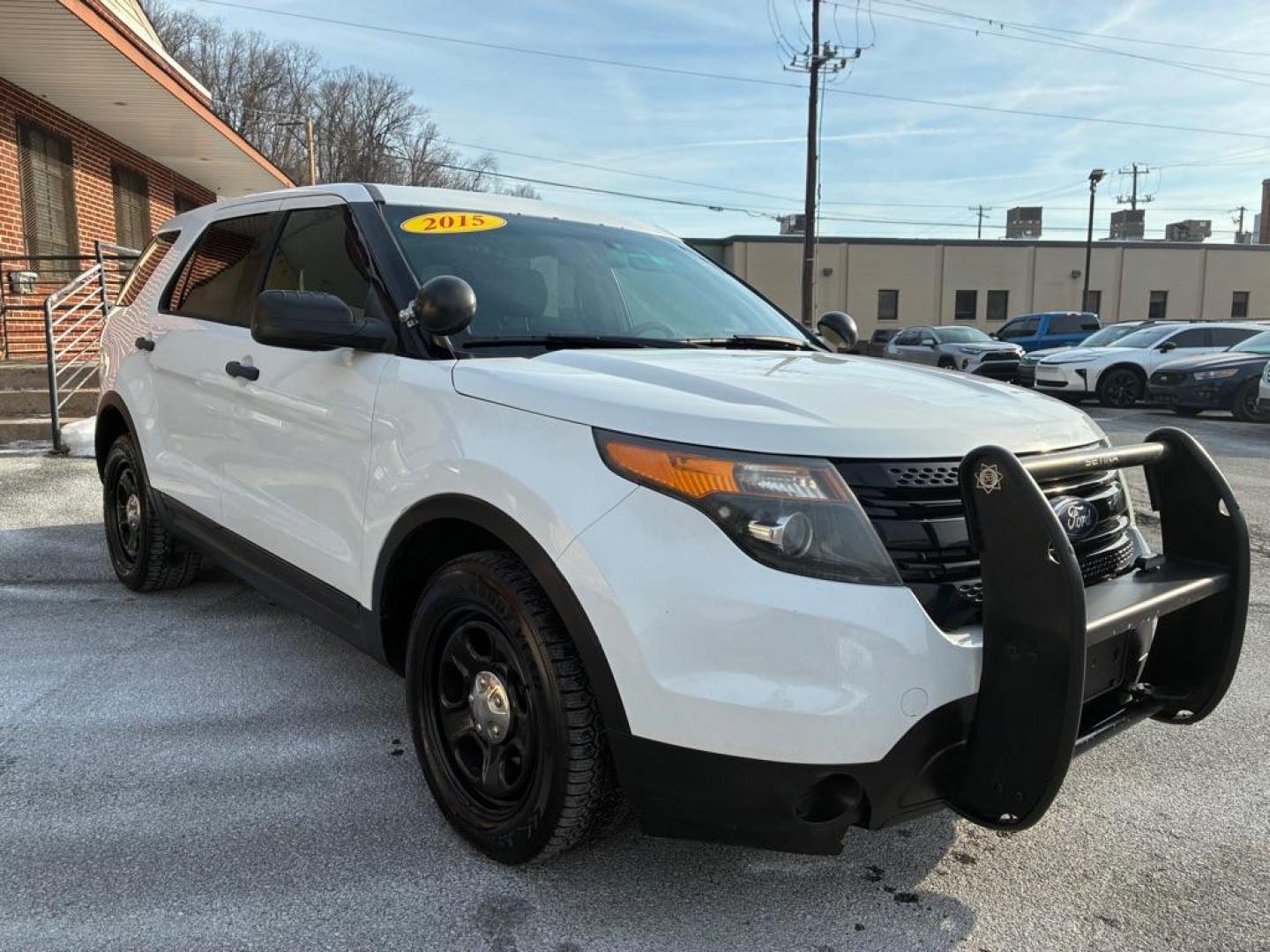 2015 WHITE FORD EXPLORER POLICE INTERCEPTOR (1FM5K8AR9FG) with an 3.7L engine, Automatic transmission, located at 117 North Cameron Street, Harrisburg, PA, 17101, (717) 963-8962, 40.267021, -76.875351 - WE FINANCE!!! Good Credit/ Challenged Credit/ No Credit - ALL Trade-Ins Welcomed!!! APPLY ONLINE or CALL us TODAY ;) Please call us to discuss your cash and/or financing options. - Photo#6