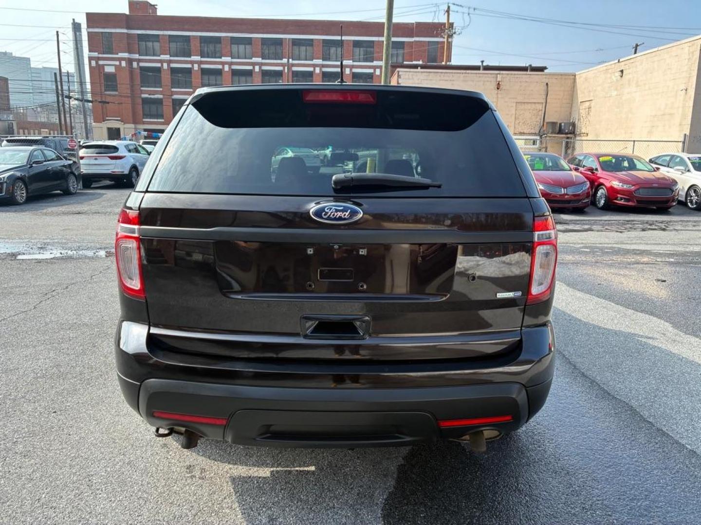 2015 BROWN FORD EXPLORER POLICE INTERCEPTOR (1FM5K8AR9FG) with an 3.7L engine, Automatic transmission, located at 117 North Cameron Street, Harrisburg, PA, 17101, (717) 963-8962, 40.267021, -76.875351 - WE FINANCE!!! Good Credit/ Challenged Credit/ No Credit - ALL Trade-Ins Welcomed!!! APPLY ONLINE or CALL us TODAY ;) Please call us to discuss your cash and/or financing options. - Photo#3