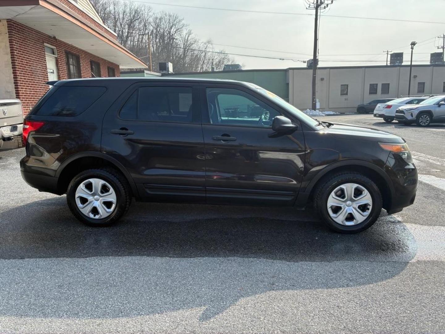 2015 BROWN FORD EXPLORER POLICE INTERCEPTOR (1FM5K8AR9FG) with an 3.7L engine, Automatic transmission, located at 117 North Cameron Street, Harrisburg, PA, 17101, (717) 963-8962, 40.267021, -76.875351 - WE FINANCE!!! Good Credit/ Challenged Credit/ No Credit - ALL Trade-Ins Welcomed!!! APPLY ONLINE or CALL us TODAY ;) Please call us to discuss your cash and/or financing options. - Photo#5