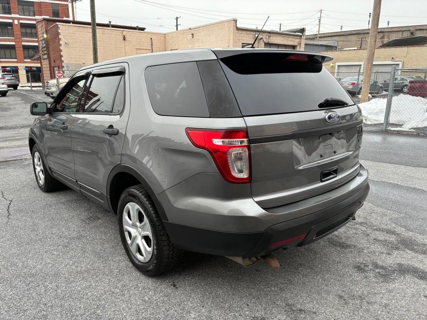 2015 GRAY FORD EXPLORER POLICE INTERCEPTOR (1FM5K8AR7FG) with an 3.7L engine, Automatic transmission, located at 117 North Cameron Street, Harrisburg, PA, 17101, (717) 963-8962, 40.267021, -76.875351 - WE FINANCE!!! Good Credit/ Challenged Credit/ No Credit - ALL Trade-Ins Welcomed!!! APPLY ONLINE or CALL us TODAY ;) Please call us to discuss your cash and/or financing options. - Photo#2