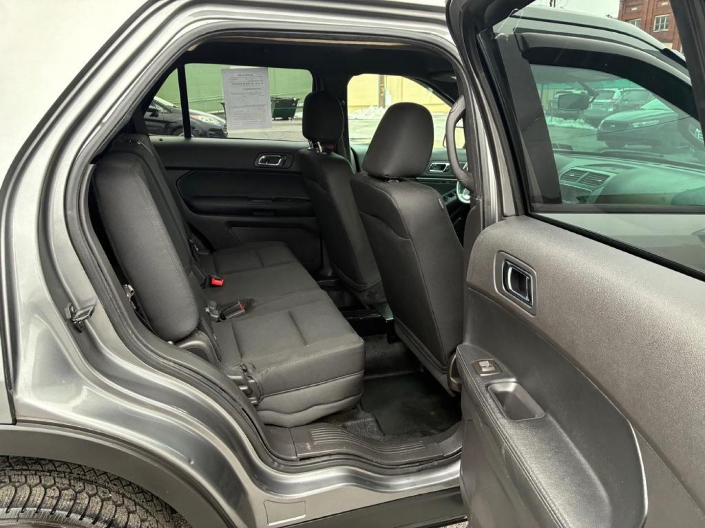 2015 GRAY FORD EXPLORER POLICE INTERCEPTOR (1FM5K8AR7FG) with an 3.7L engine, Automatic transmission, located at 117 North Cameron Street, Harrisburg, PA, 17101, (717) 963-8962, 40.267021, -76.875351 - WE FINANCE!!! Good Credit/ Challenged Credit/ No Credit - ALL Trade-Ins Welcomed!!! APPLY ONLINE or CALL us TODAY ;) Please call us to discuss your cash and/or financing options. - Photo#9