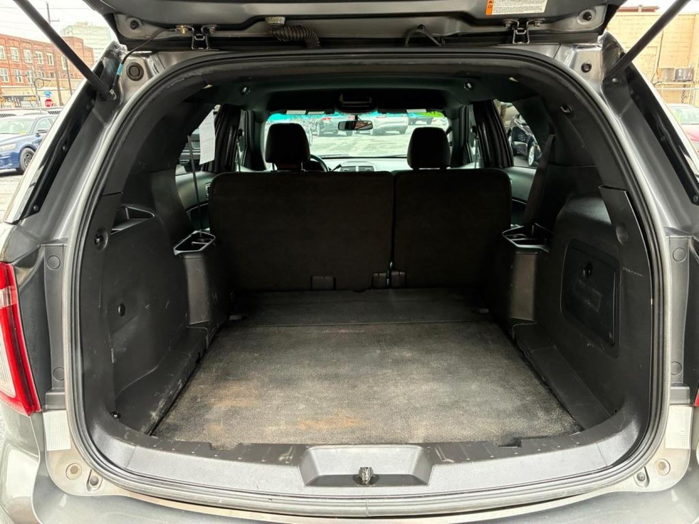 2015 GRAY FORD EXPLORER POLICE INTERCEPTOR (1FM5K8AR7FG) with an 3.7L engine, Automatic transmission, located at 117 North Cameron Street, Harrisburg, PA, 17101, (717) 963-8962, 40.267021, -76.875351 - WE FINANCE!!! Good Credit/ Challenged Credit/ No Credit - ALL Trade-Ins Welcomed!!! APPLY ONLINE or CALL us TODAY ;) Please call us to discuss your cash and/or financing options. - Photo#10