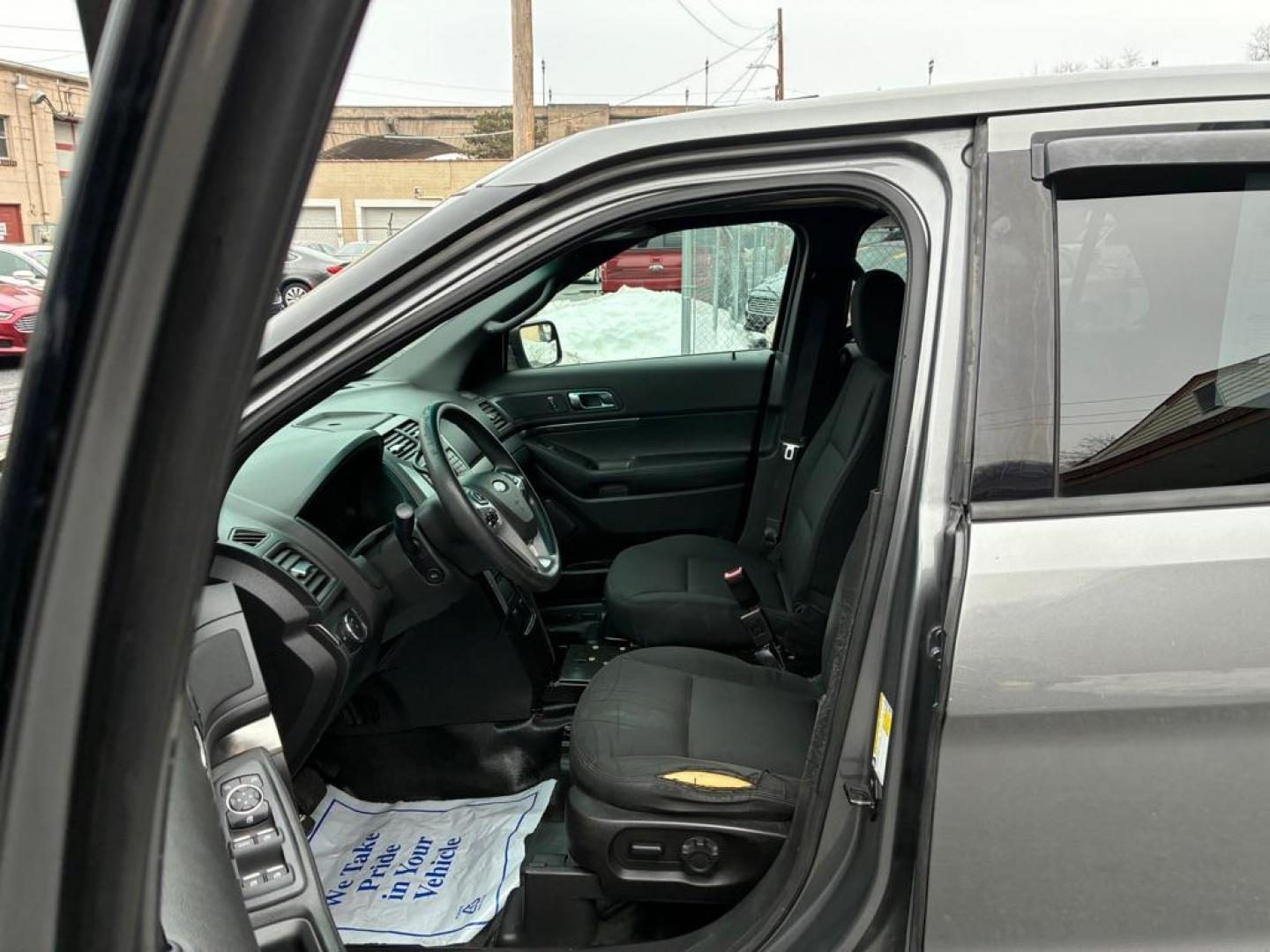 2015 GRAY FORD EXPLORER POLICE INTERCEPTOR (1FM5K8AR7FG) with an 3.7L engine, Automatic transmission, located at 117 North Cameron Street, Harrisburg, PA, 17101, (717) 963-8962, 40.267021, -76.875351 - WE FINANCE!!! Good Credit/ Challenged Credit/ No Credit - ALL Trade-Ins Welcomed!!! APPLY ONLINE or CALL us TODAY ;) Please call us to discuss your cash and/or financing options. - Photo#12
