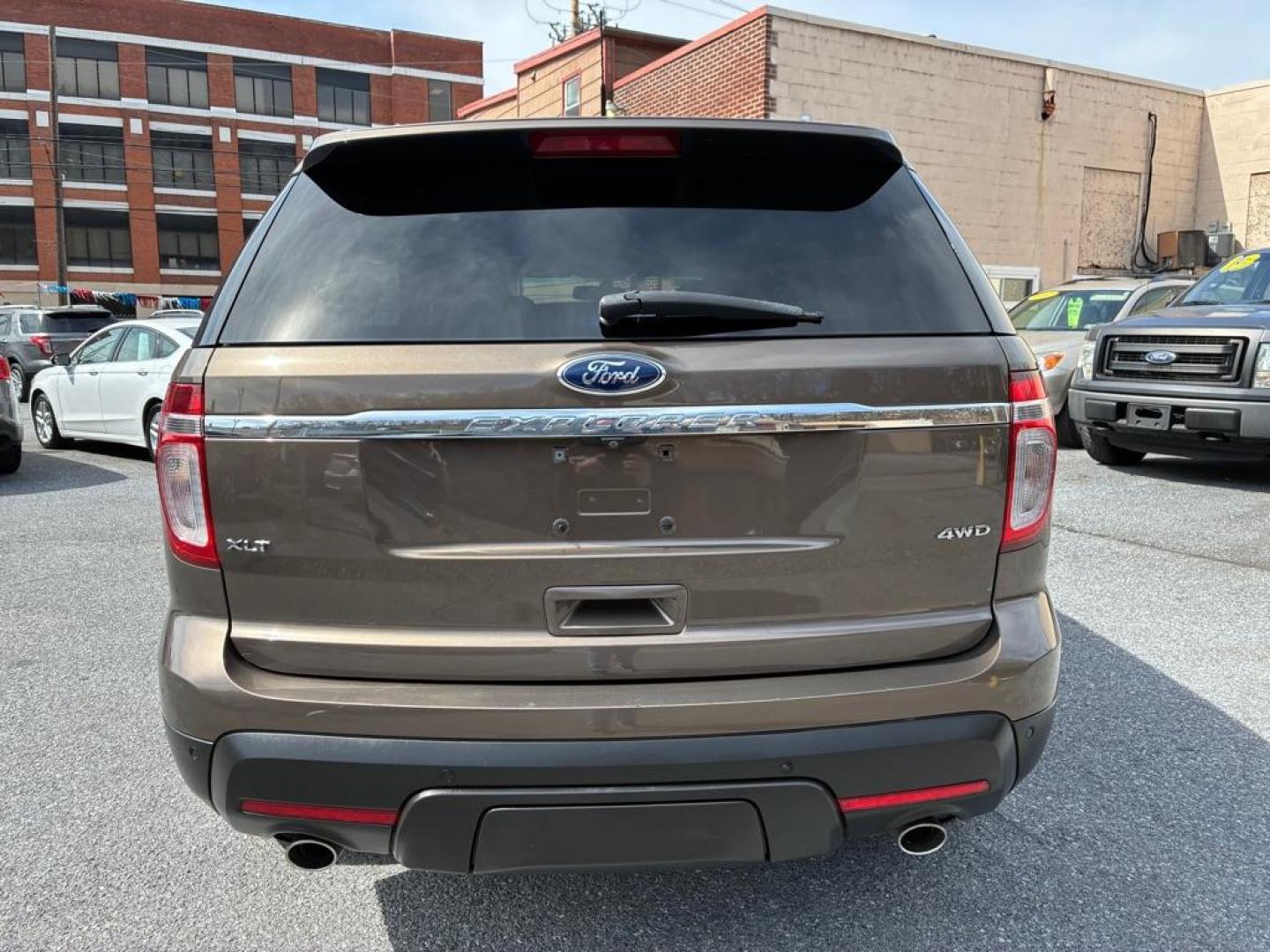 2015 BROWN FORD EXPLORER XLT (1FM5K8D84FG) with an 3.5L engine, Automatic transmission, located at 117 North Cameron Street, Harrisburg, PA, 17101, (717) 963-8962, 40.267021, -76.875351 - Photo#3