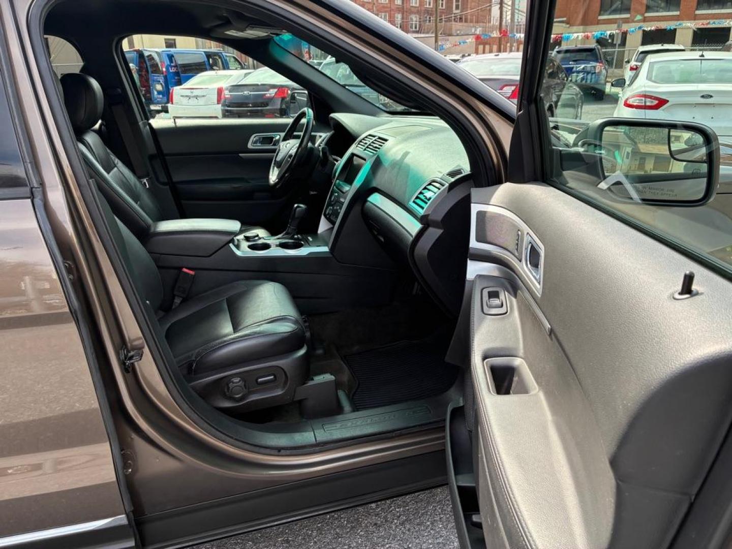 2015 BROWN FORD EXPLORER XLT (1FM5K8D84FG) with an 3.5L engine, Automatic transmission, located at 117 North Cameron Street, Harrisburg, PA, 17101, (717) 963-8962, 40.267021, -76.875351 - Photo#8