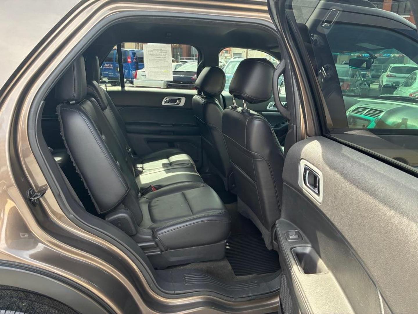 2015 BROWN FORD EXPLORER XLT (1FM5K8D84FG) with an 3.5L engine, Automatic transmission, located at 117 North Cameron Street, Harrisburg, PA, 17101, (717) 963-8962, 40.267021, -76.875351 - Photo#9