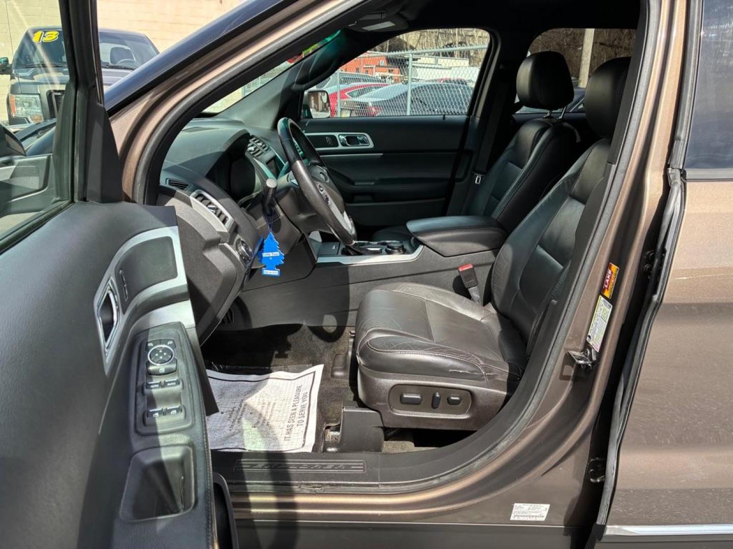 2015 BROWN FORD EXPLORER XLT (1FM5K8D84FG) with an 3.5L engine, Automatic transmission, located at 117 North Cameron Street, Harrisburg, PA, 17101, (717) 963-8962, 40.267021, -76.875351 - Photo#14