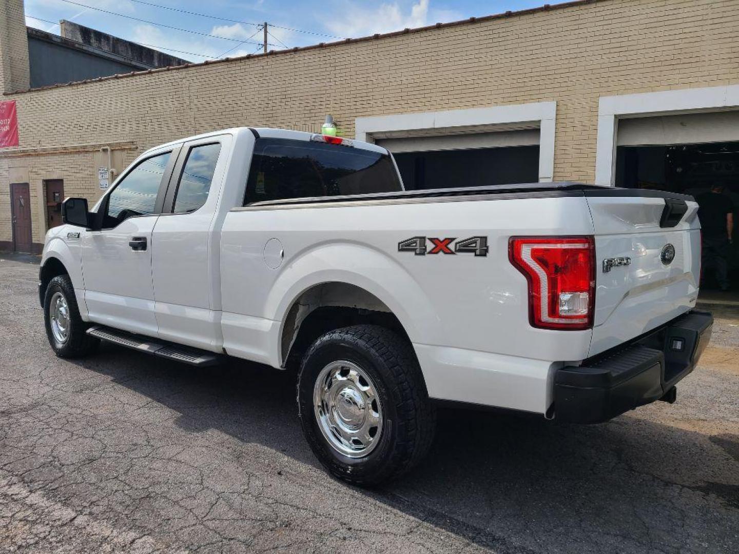 2015 WHITE FORD F150 SUPER CAB (1FTFX1EF2FF) with an 5.0L engine, Automatic transmission, located at 7981 Paxton Street, Harrisburg, PA, 17111, (717) 561-2926, 40.261490, -76.749229 - WE FINANCE!!! Good Credit/ Bad Credit/ No Credit - ALL Trade-Ins Welcomed!!! ***Guaranteed Credit Approval*** APPLY ONLINE or CALL us TODAY ;) Internet Prices and Marketplace Prices are SPECIAL discounted ***CASH DEALS*** Retail Prices are higher. Please call us to discuss your cash and finan - Photo#2