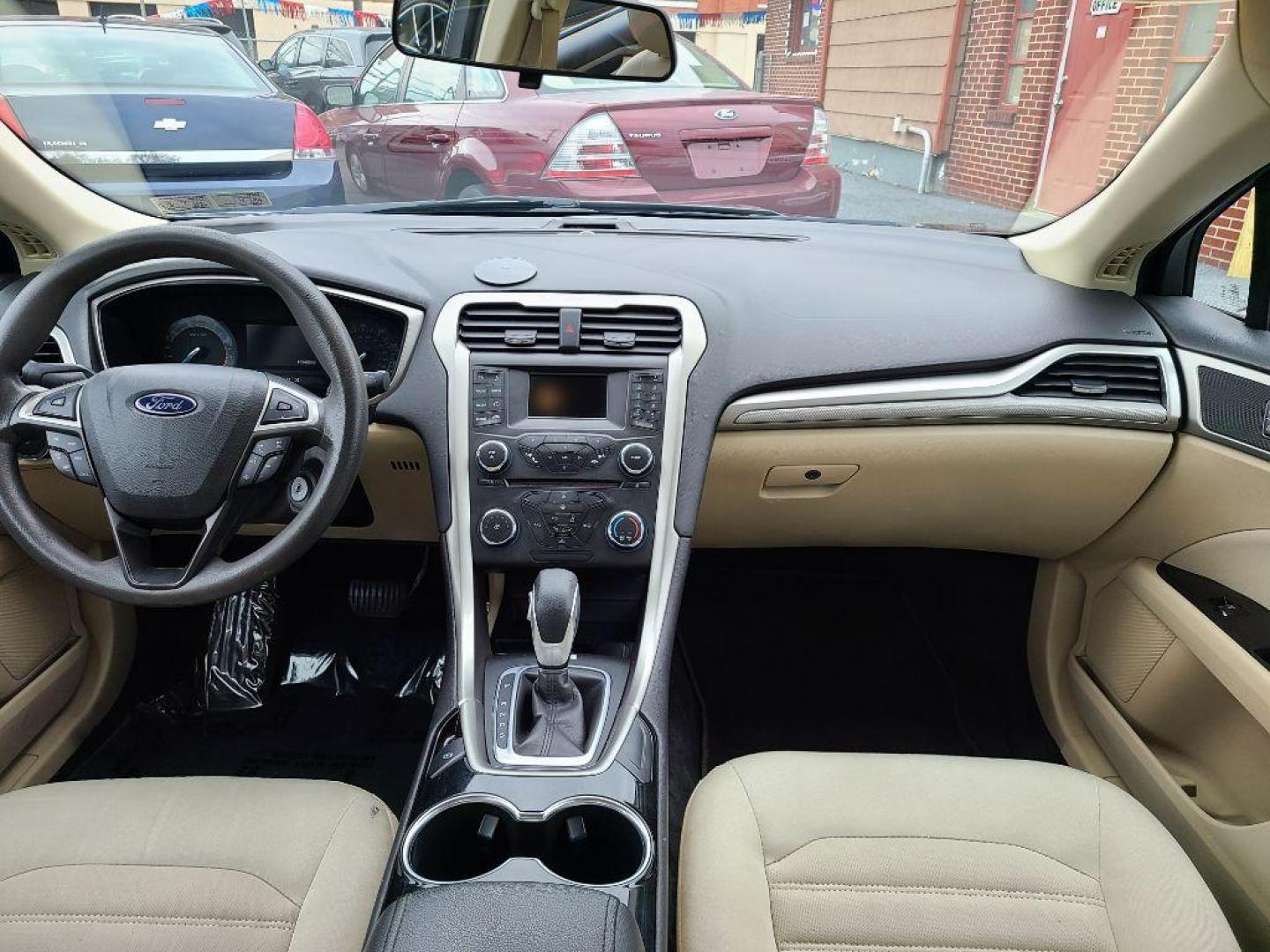 2015 GRAY FORD FUSION SE (1FA6P0H76F5) with an 2.5L engine, Automatic transmission, located at 117 North Cameron Street, Harrisburg, PA, 17101, (717) 963-8962, 40.267021, -76.875351 - WE FINANCE!!! Good Credit/ Bad Credit/ No Credit - ALL Trade-Ins Welcomed!!! ***Guaranteed Credit Approval*** APPLY ONLINE or CALL us TODAY ;) Internet Prices and Marketplace Prices are SPECIAL discounted ***CASH DEALS*** Retail Prices are higher. Please call us to discuss your cash and finan - Photo#9