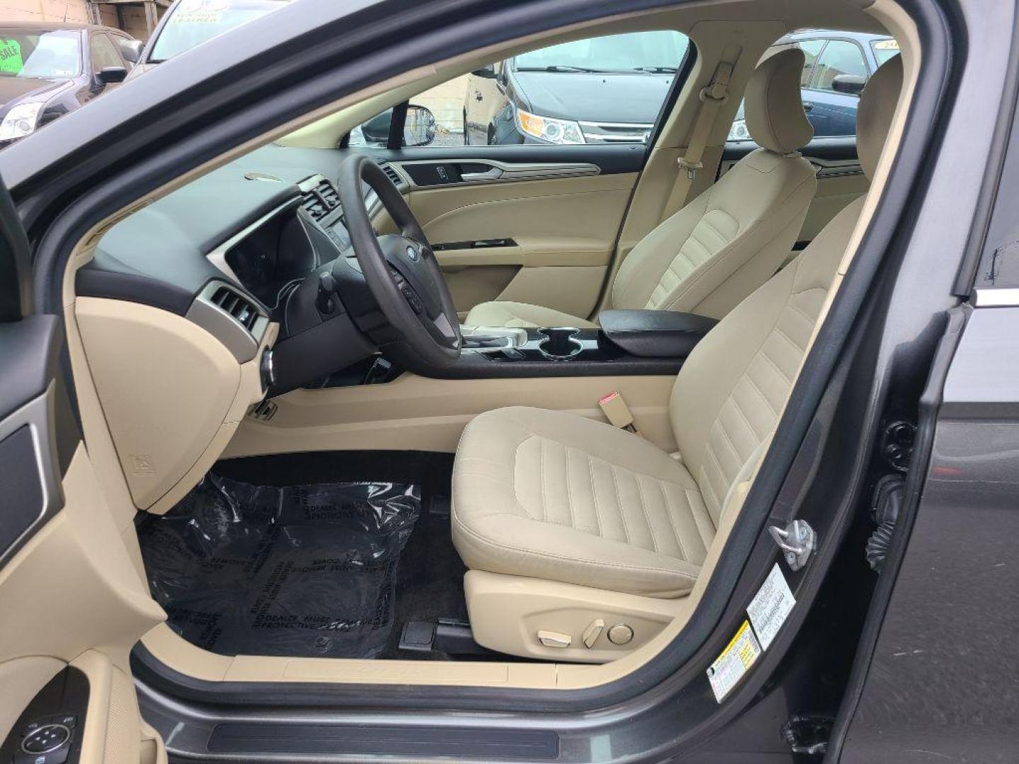 2015 GRAY FORD FUSION SE (1FA6P0H76F5) with an 2.5L engine, Automatic transmission, located at 117 North Cameron Street, Harrisburg, PA, 17101, (717) 963-8962, 40.267021, -76.875351 - WE FINANCE!!! Good Credit/ Bad Credit/ No Credit - ALL Trade-Ins Welcomed!!! ***Guaranteed Credit Approval*** APPLY ONLINE or CALL us TODAY ;) Internet Prices and Marketplace Prices are SPECIAL discounted ***CASH DEALS*** Retail Prices are higher. Please call us to discuss your cash and finan - Photo#10