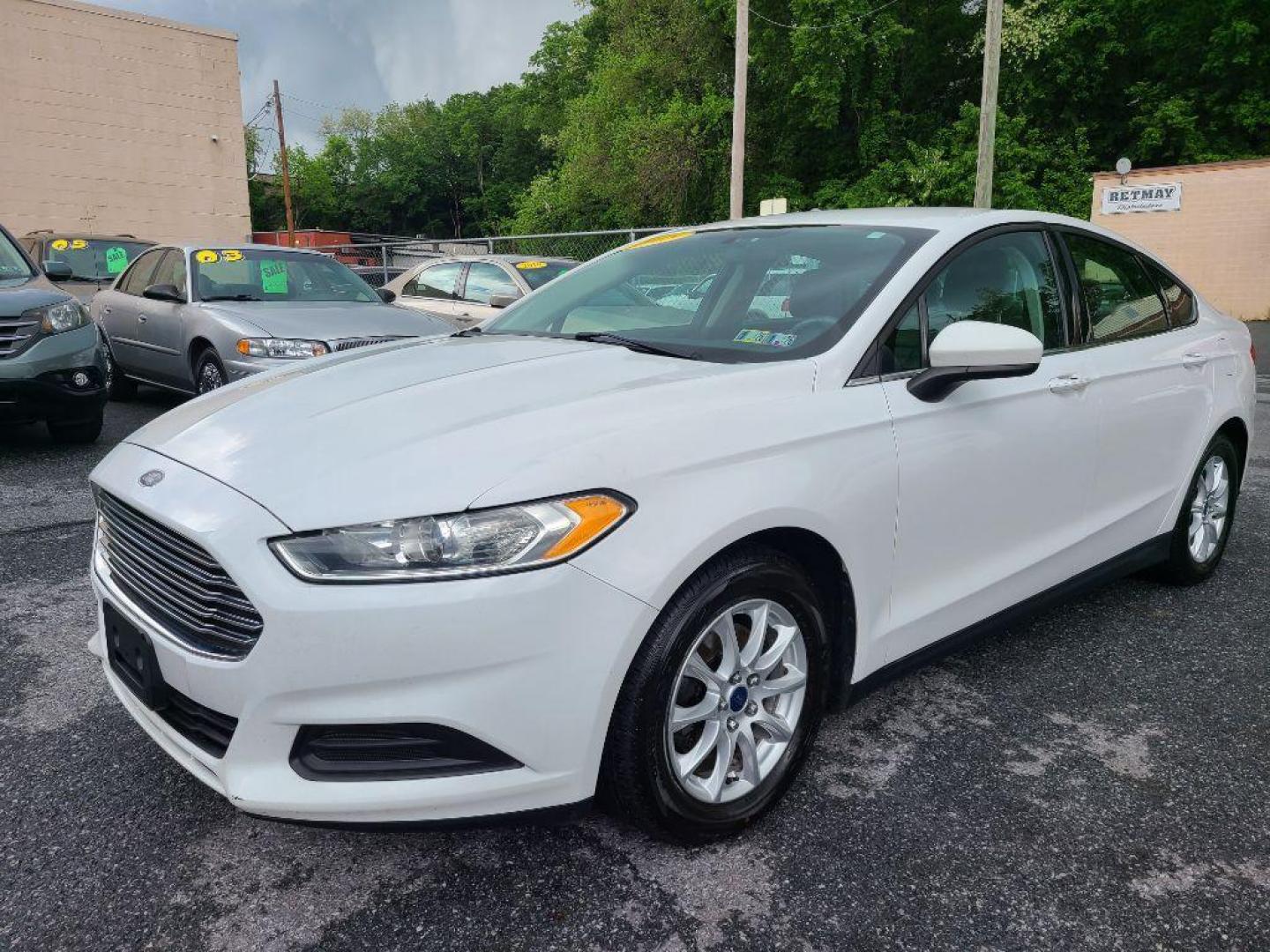2015 WHITE FORD FUSION S (3FA6P0G78FR) with an 2.5L engine, Automatic transmission, located at 117 North Cameron Street, Harrisburg, PA, 17101, (717) 963-8962, 40.267021, -76.875351 - Photo#0