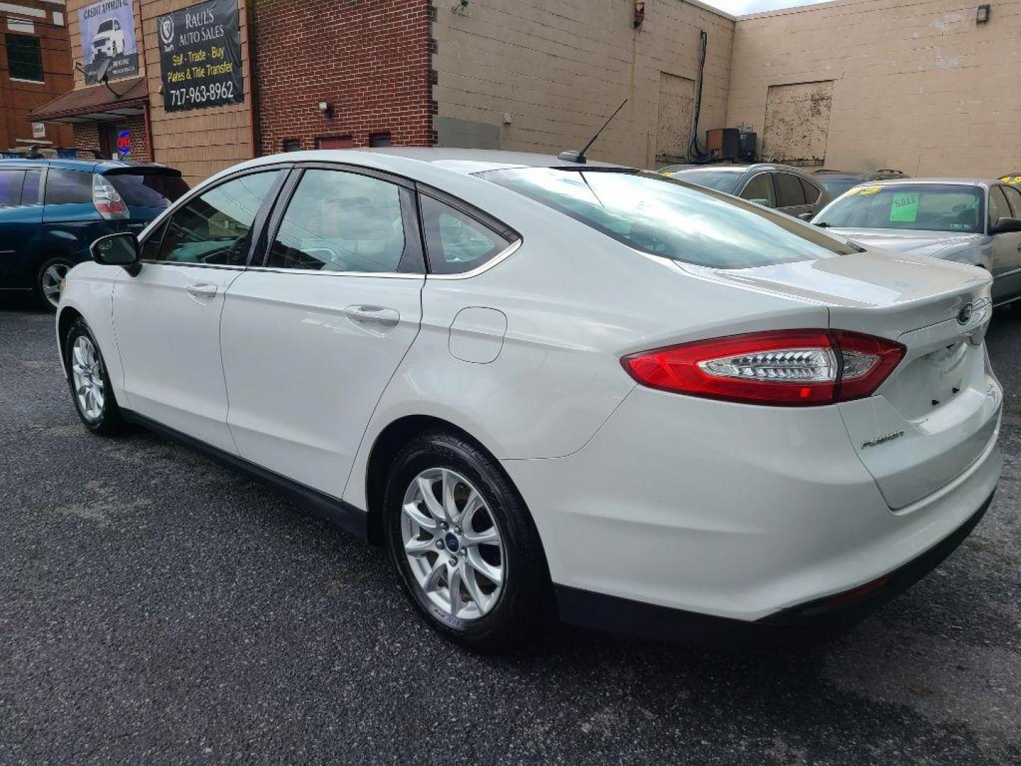 2015 WHITE FORD FUSION S (3FA6P0G78FR) with an 2.5L engine, Automatic transmission, located at 117 North Cameron Street, Harrisburg, PA, 17101, (717) 963-8962, 40.267021, -76.875351 - Photo#2
