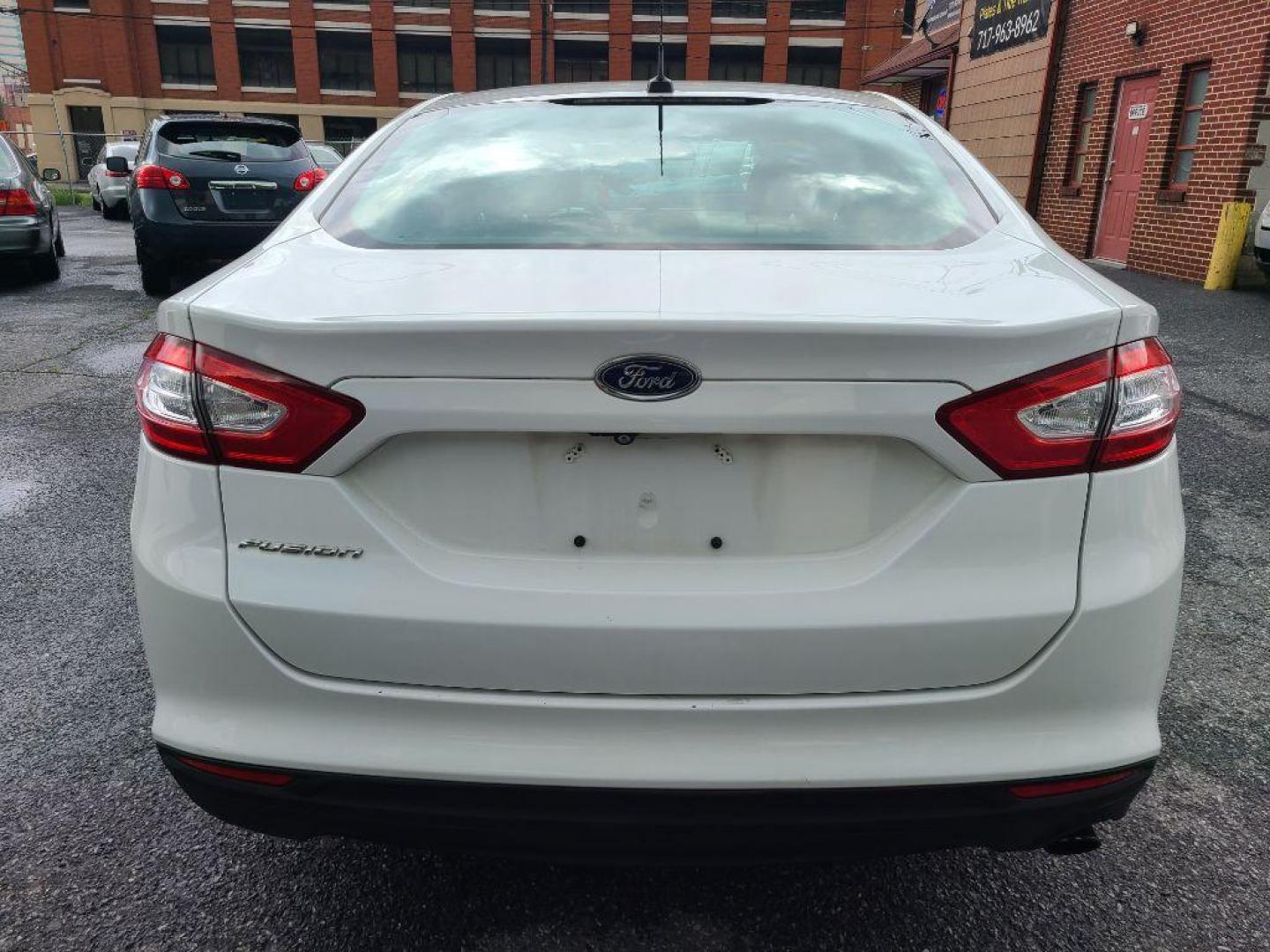 2015 WHITE FORD FUSION S (3FA6P0G78FR) with an 2.5L engine, Automatic transmission, located at 117 North Cameron Street, Harrisburg, PA, 17101, (717) 963-8962, 40.267021, -76.875351 - Photo#3