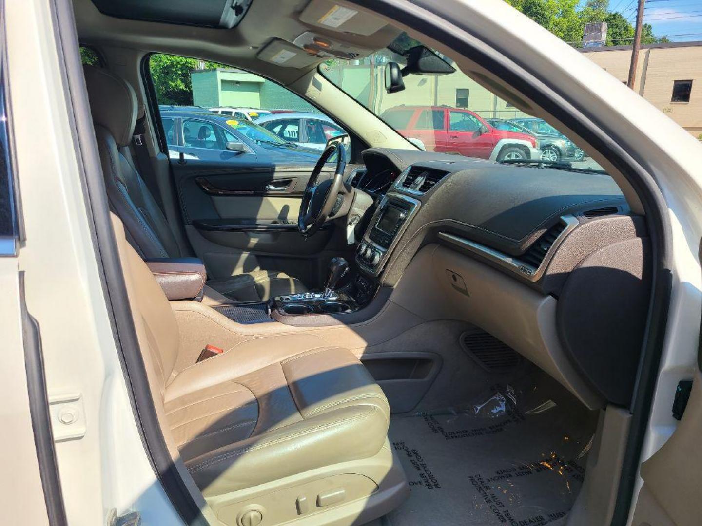 2015 WHITE GMC ACADIA DENALI (1GKKVTKD7FJ) with an 3.6L engine, Automatic transmission, located at 7981 Paxton Street, Harrisburg, PA, 17111, (717) 561-2926, 40.261490, -76.749229 - WE FINANCE!!! Good Credit/ Bad Credit/ No Credit - ALL Trade-Ins Welcomed!!! ***Guaranteed Credit Approval*** APPLY ONLINE or CALL us TODAY ;) Internet Prices and Marketplace Prices are SPECIAL discounted ***CASH DEALS*** Retail Prices are higher. Please call us to discuss your cash and finan - Photo#10