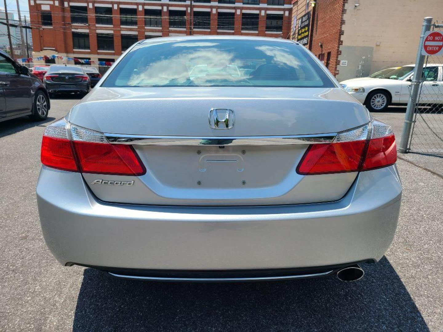 2015 SILVER HONDA ACCORD LX (1HGCR2F33FA) with an 2.4L engine, Continuously Variable transmission, located at 117 North Cameron Street, Harrisburg, PA, 17101, (717) 963-8962, 40.267021, -76.875351 - Photo#3