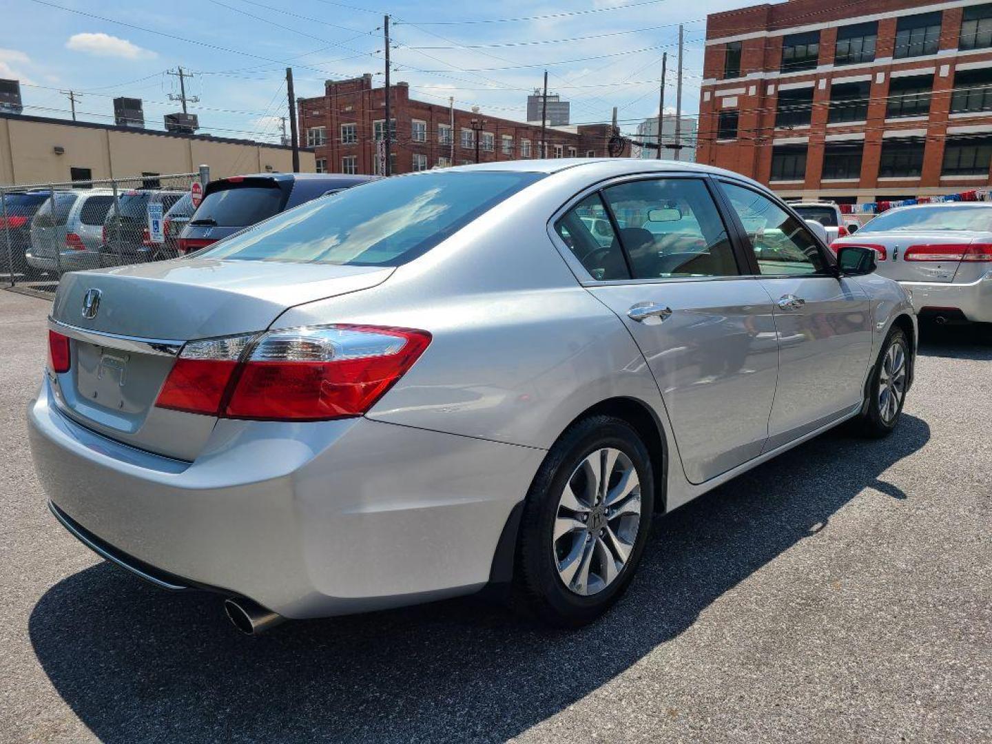 2015 SILVER HONDA ACCORD LX (1HGCR2F33FA) with an 2.4L engine, Continuously Variable transmission, located at 117 North Cameron Street, Harrisburg, PA, 17101, (717) 963-8962, 40.267021, -76.875351 - Photo#4